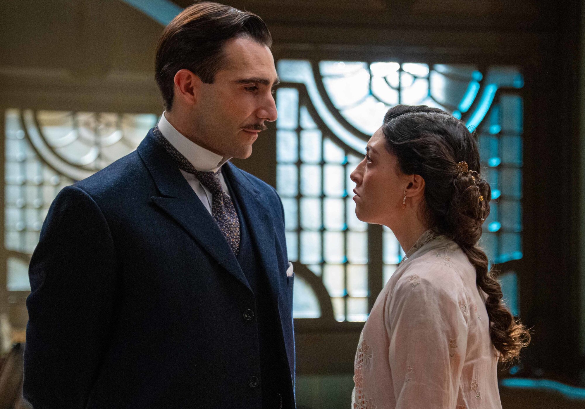 Lorenzo junto a Ángela en el episodio 626 de 'La promesa'