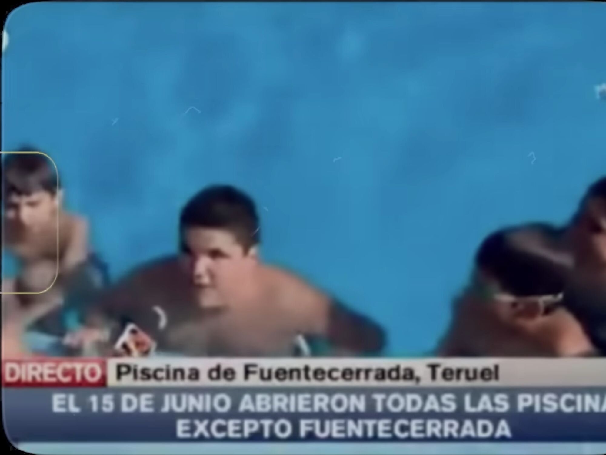 Álvaro de joven en su vídeo viral en la piscina de Fuentecerrada