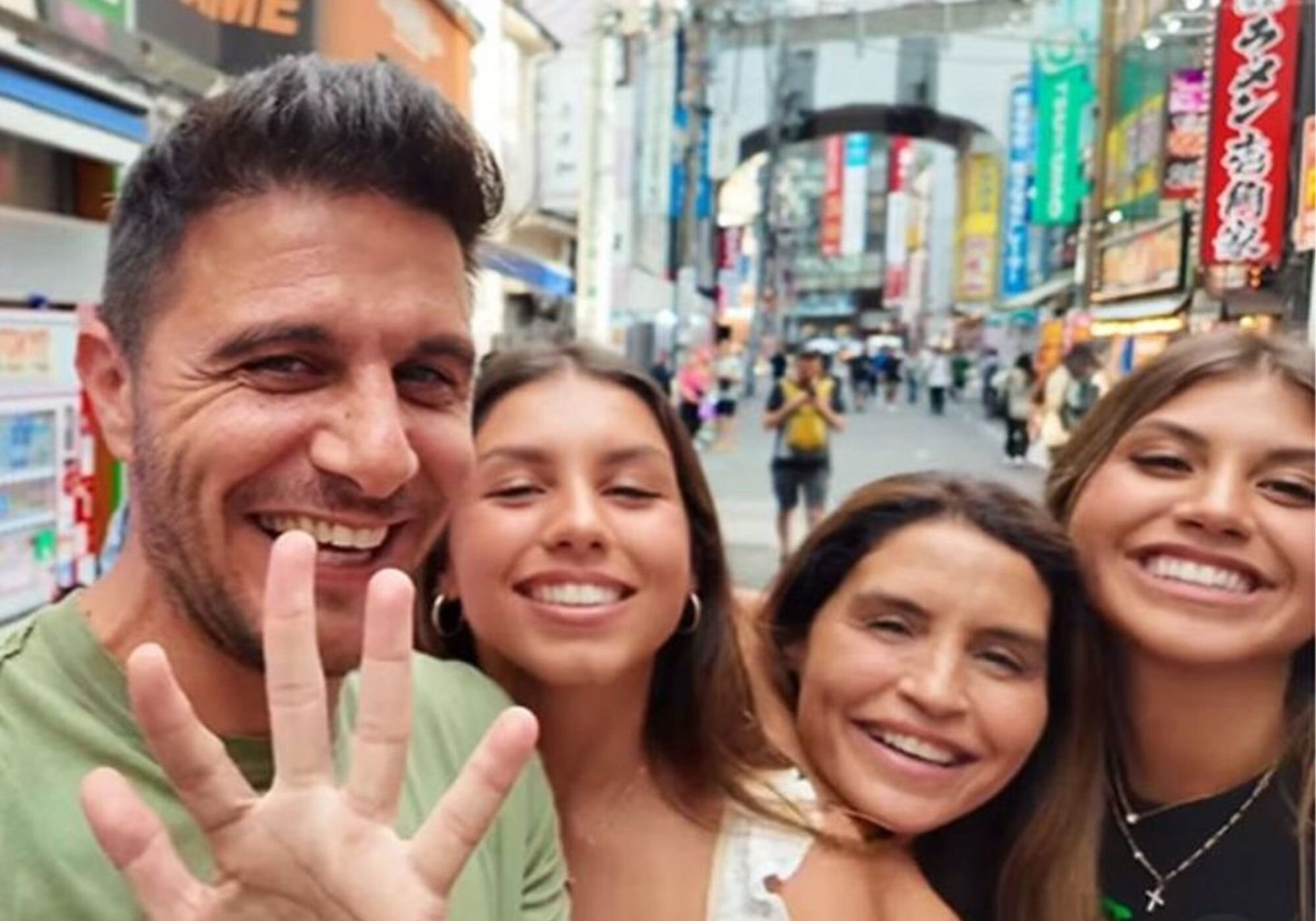 Joaquín Sánchez, Susana Saborido, Daniela Sánchez y su hermana, Salma Sánchez, ya están en grabando &#39;El capitán en Japón&#39; para Antena 3
