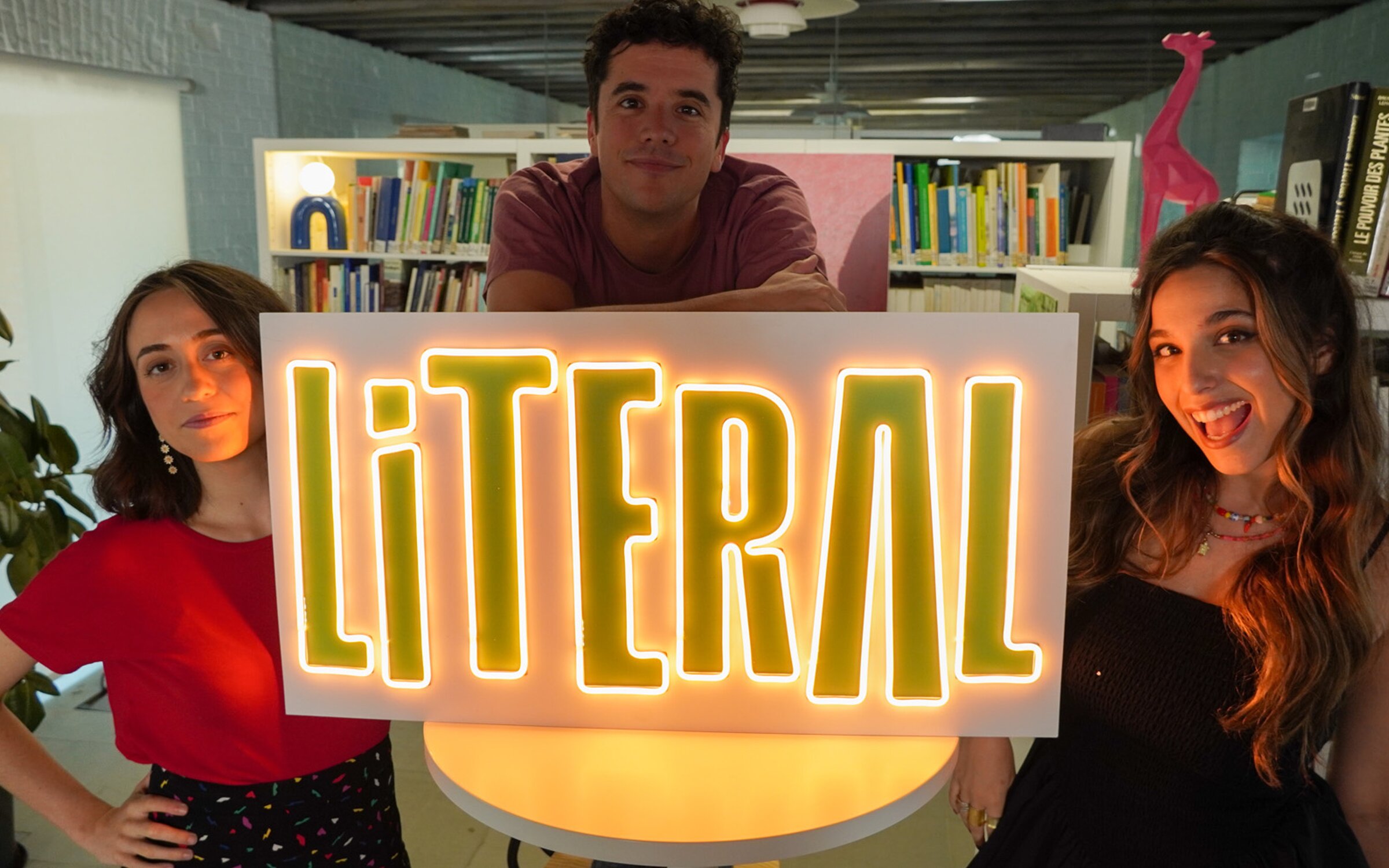 Emilio Doménech, Albanta San Román y Alba Leiva son los colaboradores de 'Literal'