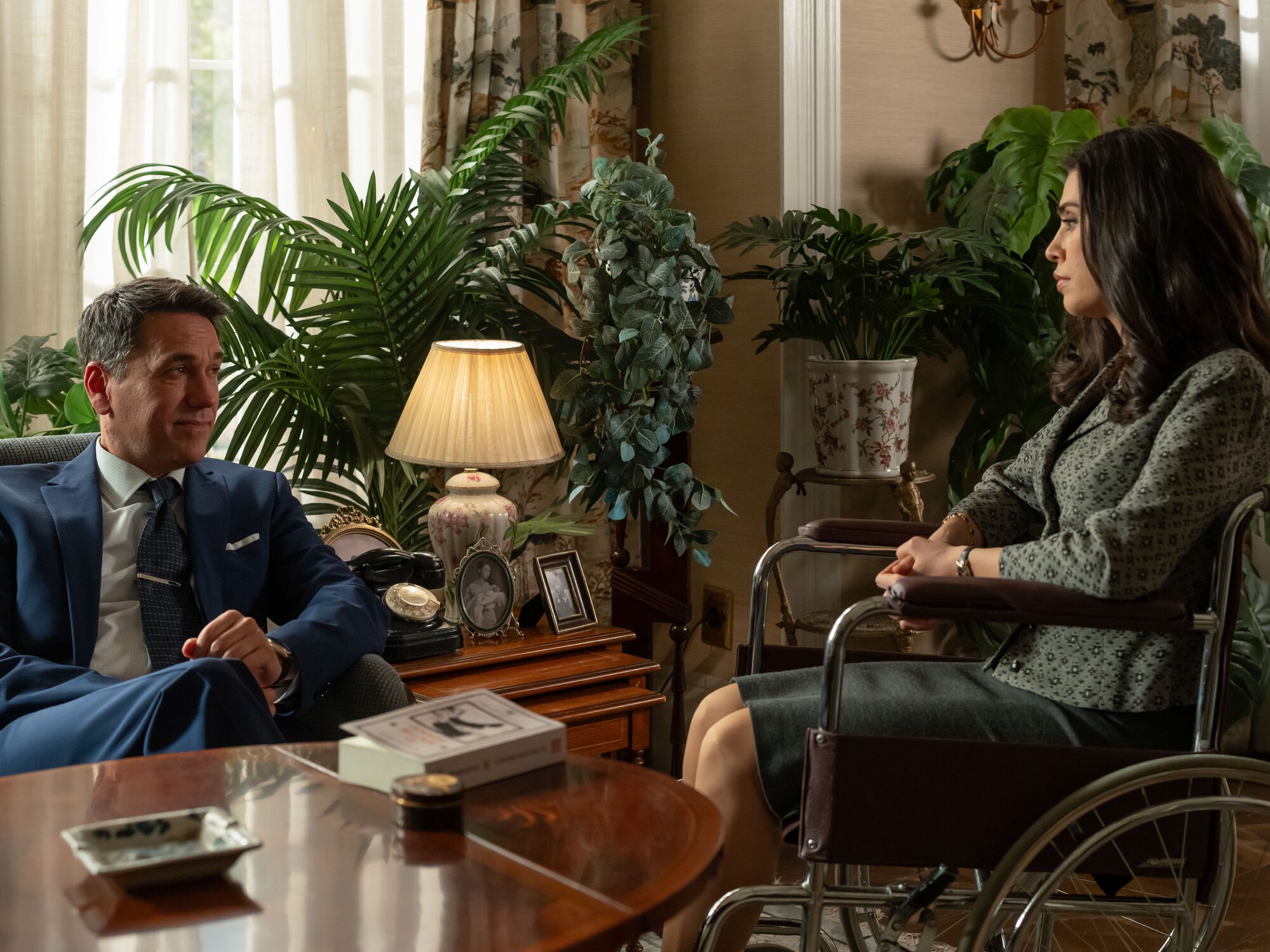 Gabriel hablando con María en &#39;Sueños de libertad&#39;