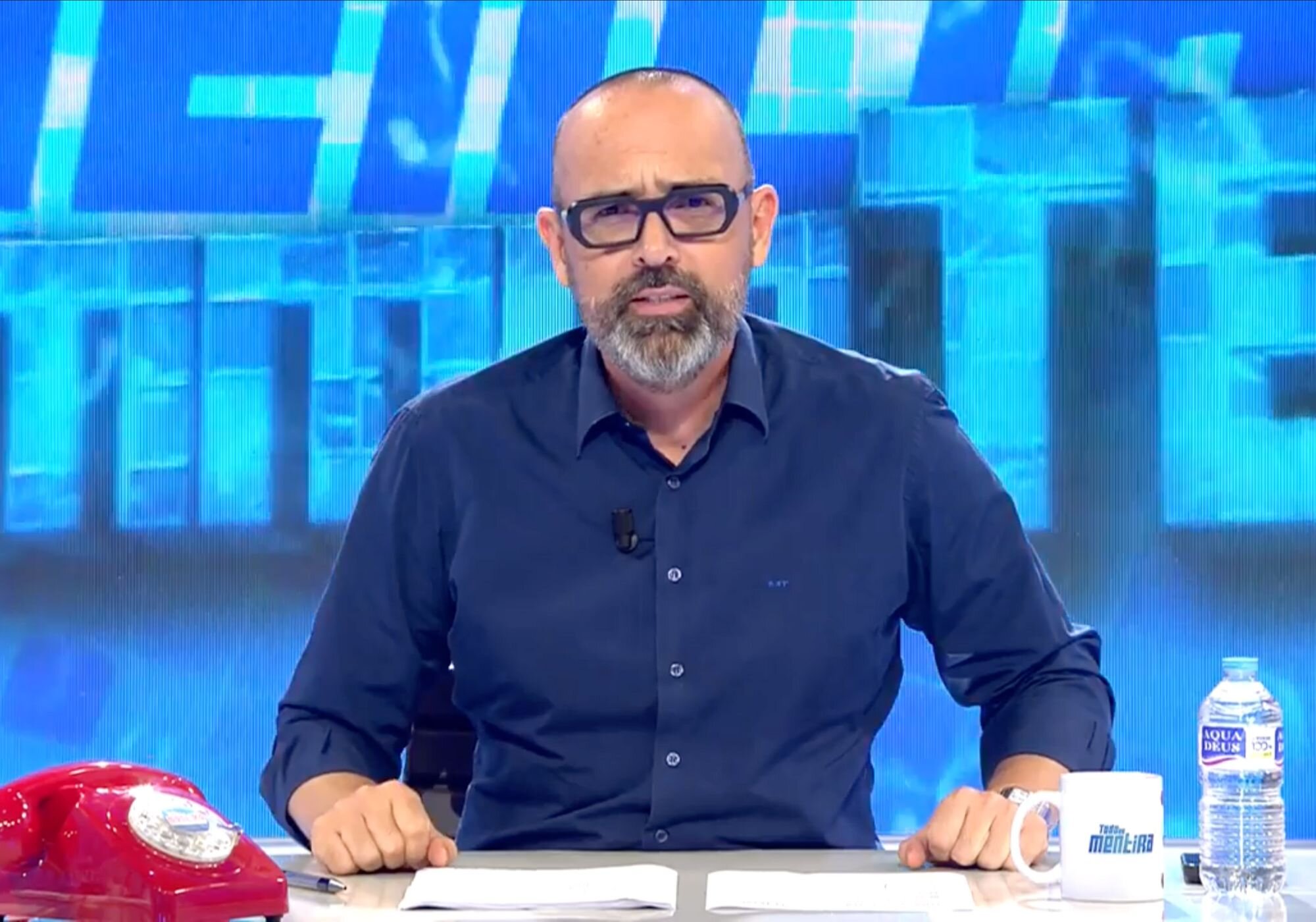 Risto Mejide dio la bienvenida a la nueva presentadora de &#39;Todo es mentira&#39;, Laila Jiménez, en su primer día en el programa