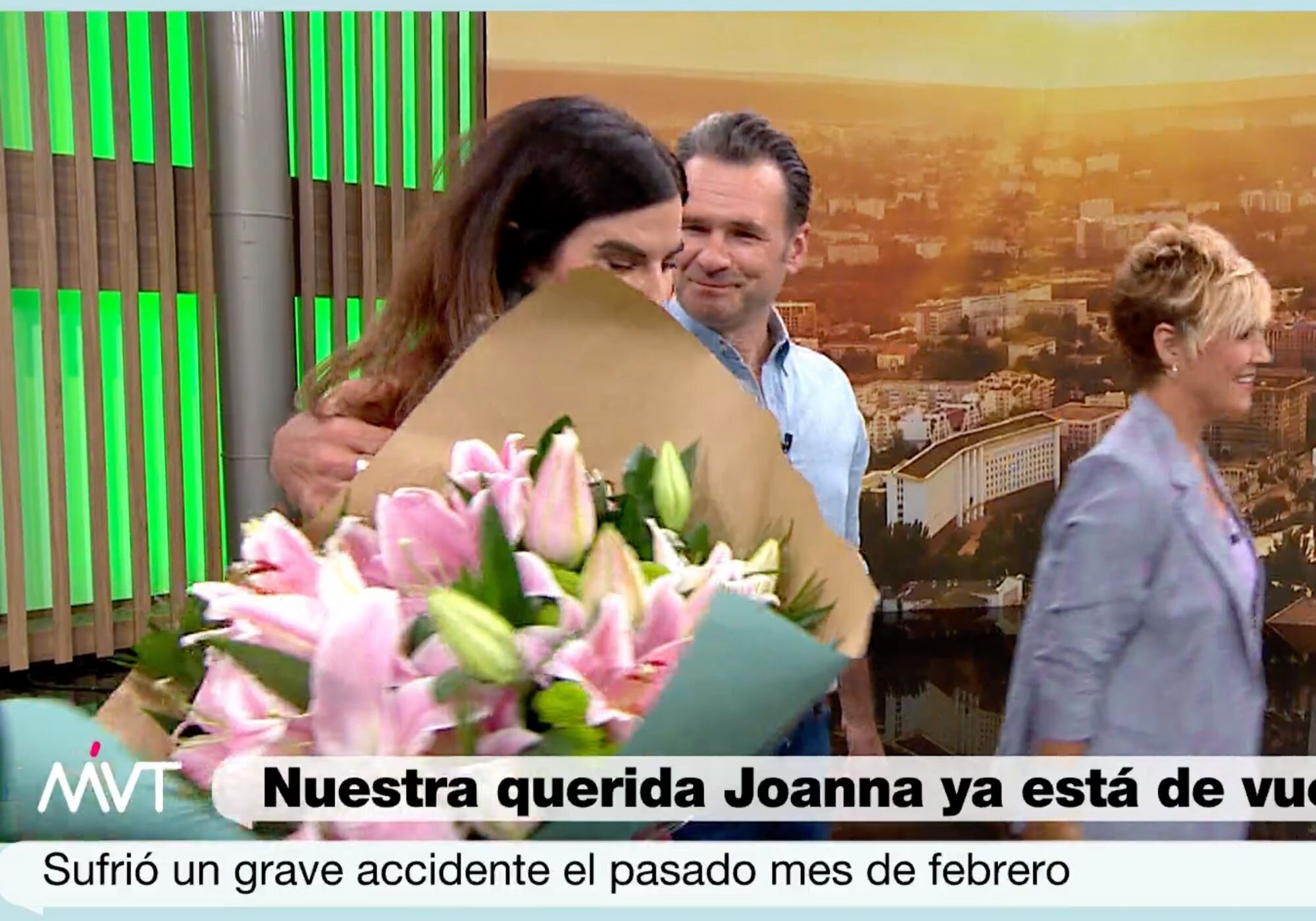 Joanna Ivars fue recibida tras su grave accidente por Cristina Pardo </p><p>e Iñaki López en &#39;Más vale tarde&#39;