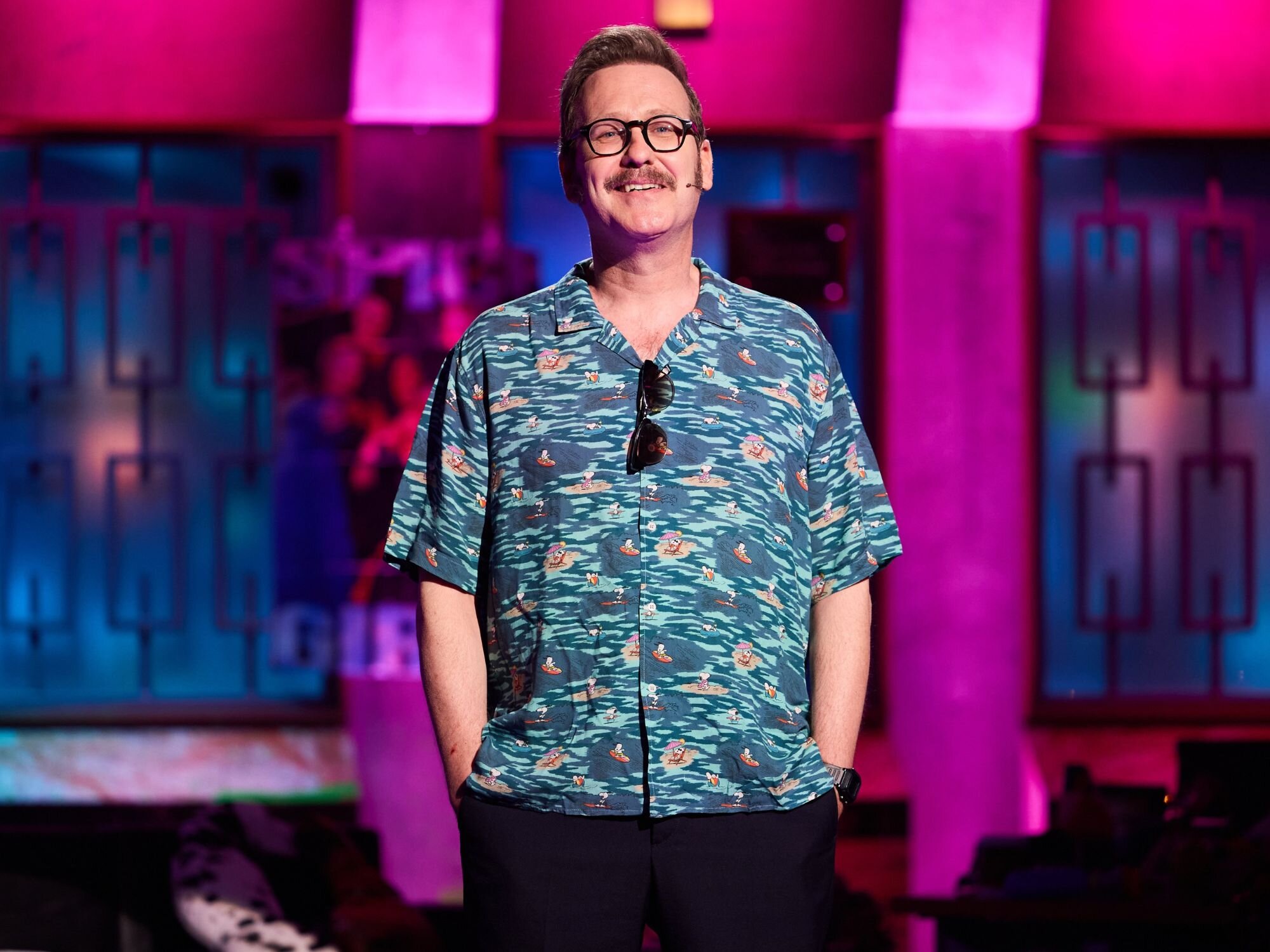 Joaquín Reyes mandando un mensaje a cámara durante su visita a 'La revuelta'