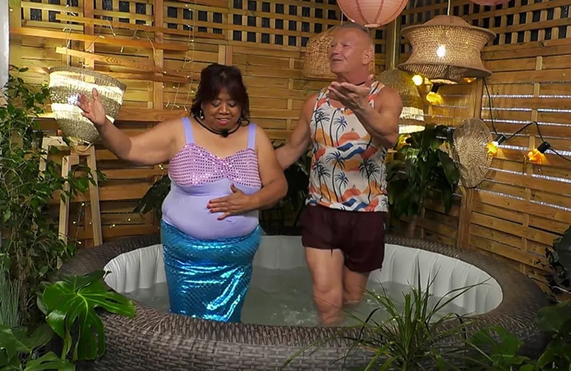 Dos comensales de 'First Dates: Summer Resort', emitido en Telecinco