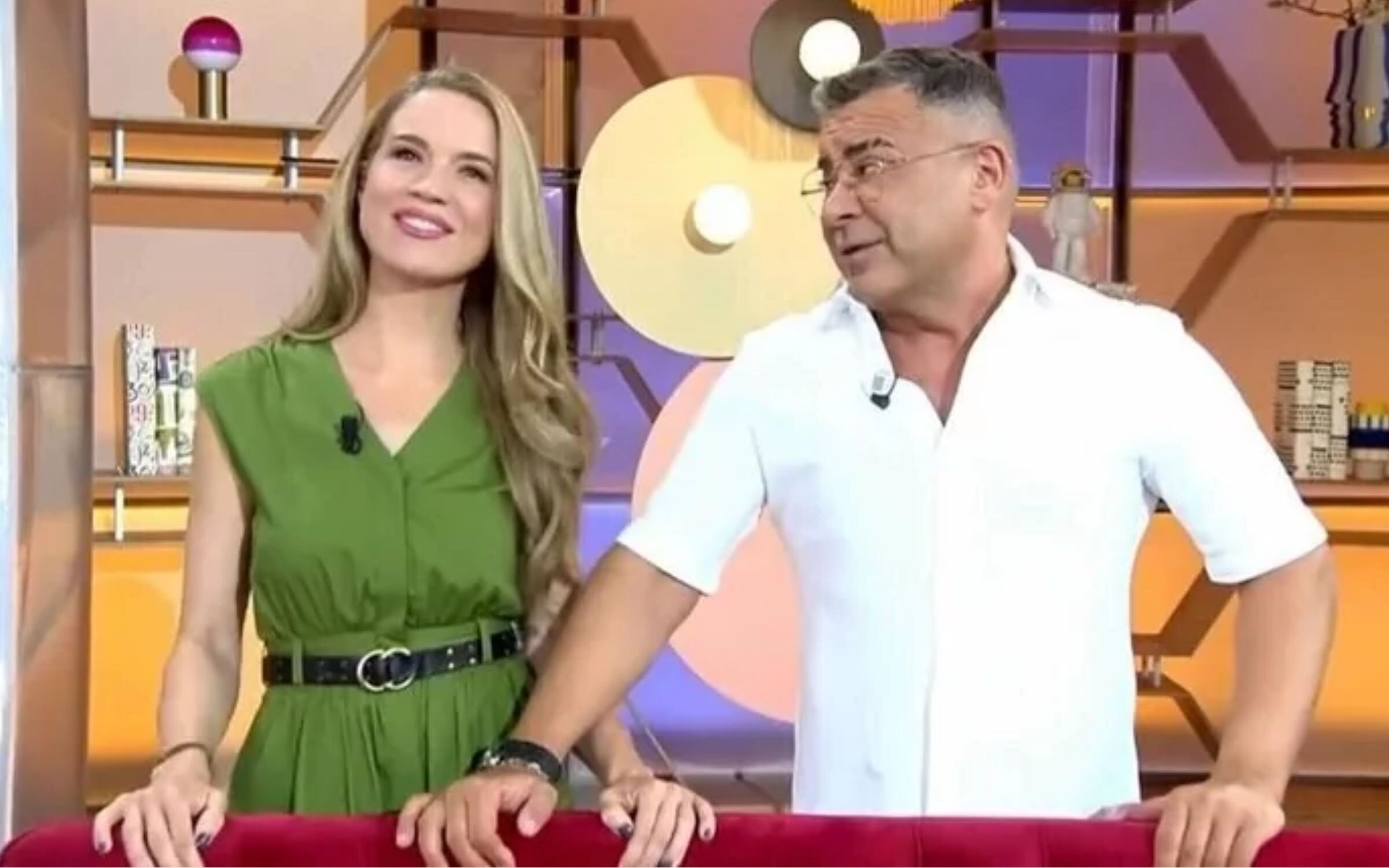 Cristina Lasvignes en el plató de &#39;El diario&#39; junto a Jorge Javier Vázquez 