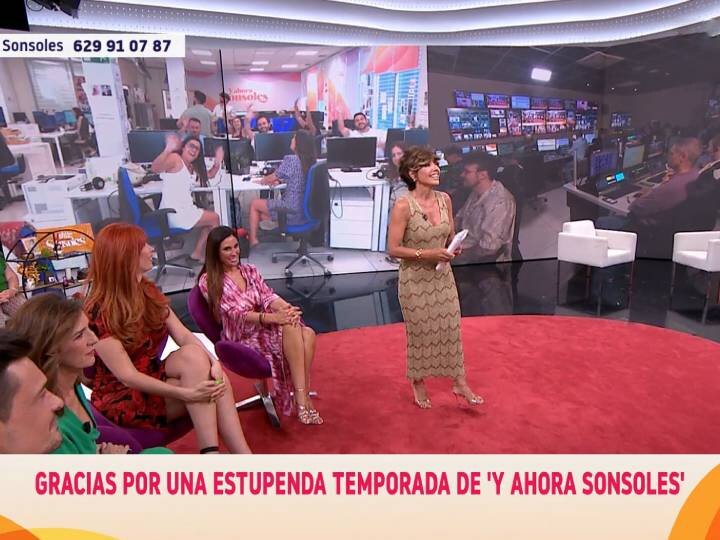 'Y ahora, Sonsoles' muestra su redacción y su control en la despedida veraniega de Sonsoles Ónega