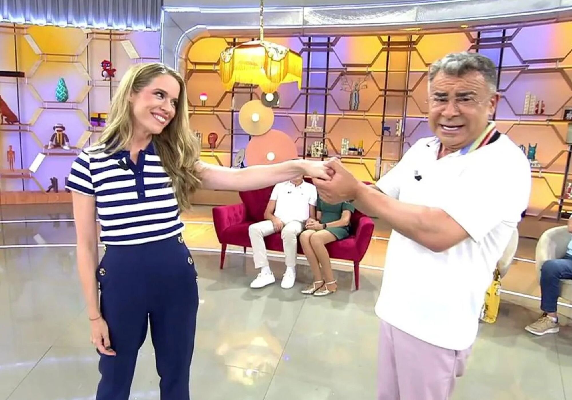 Cristina Lasvignes se puso al frente de &amp;#39;El diario del verano&amp;#39; por las vacaciones de Jorge Javier Vázquez