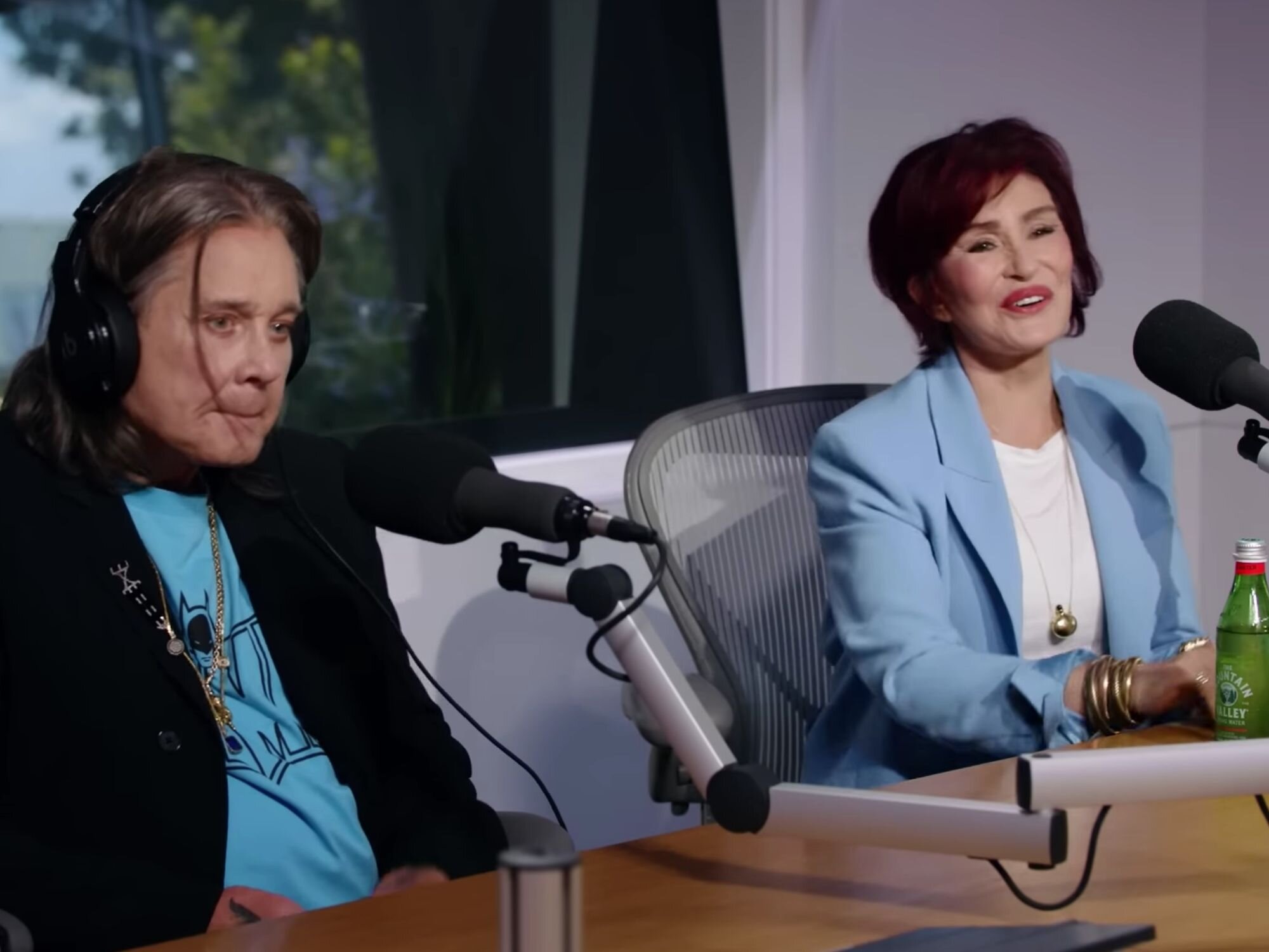 Ozzy Osbourne junto a su mujer Sharon Osbourne en una entrevista para Apple Music