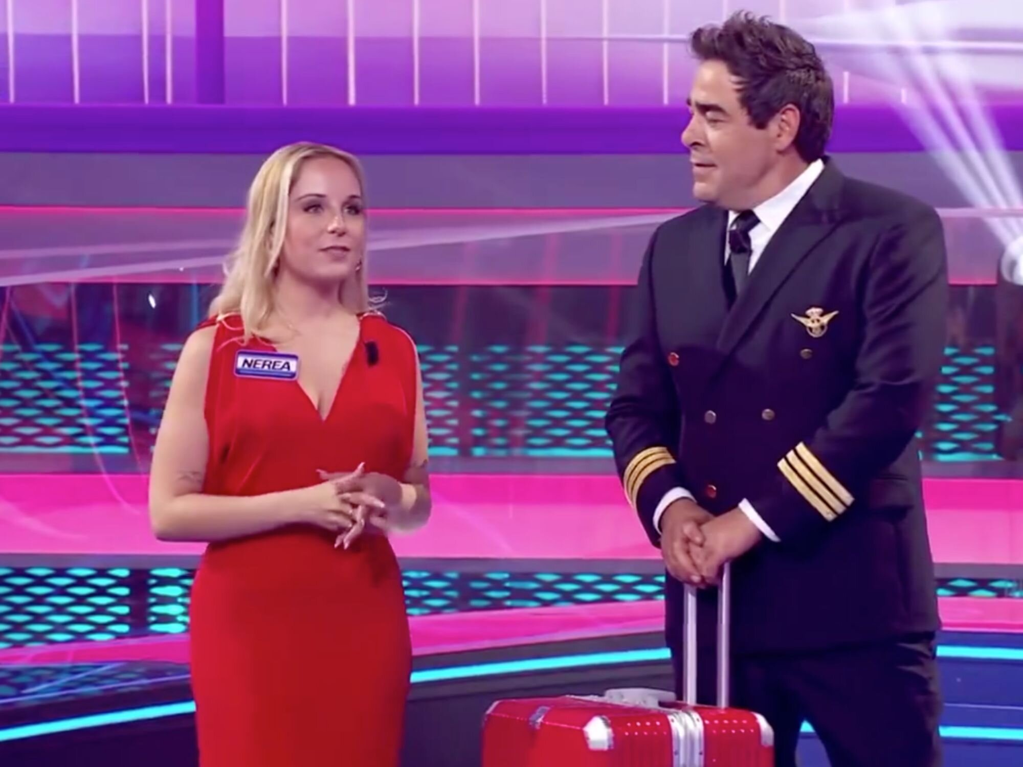 Pablo Chiapella junto a Nerea, una fan del Espanyol que acudió a '¿Algo que declarar?' en busca del amor