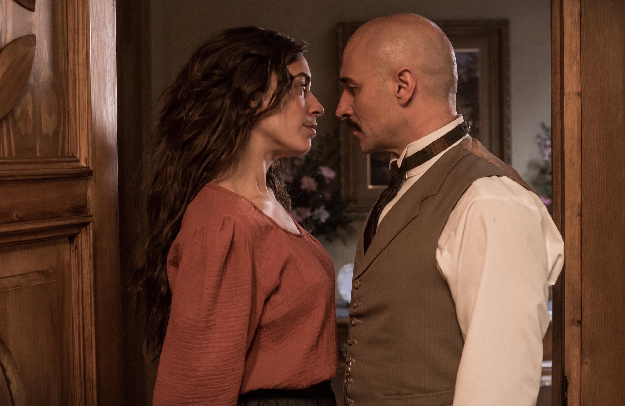 Carlota Baró y Alain Hernández, dos de los protagonistas de 'Las hijas de la criada'