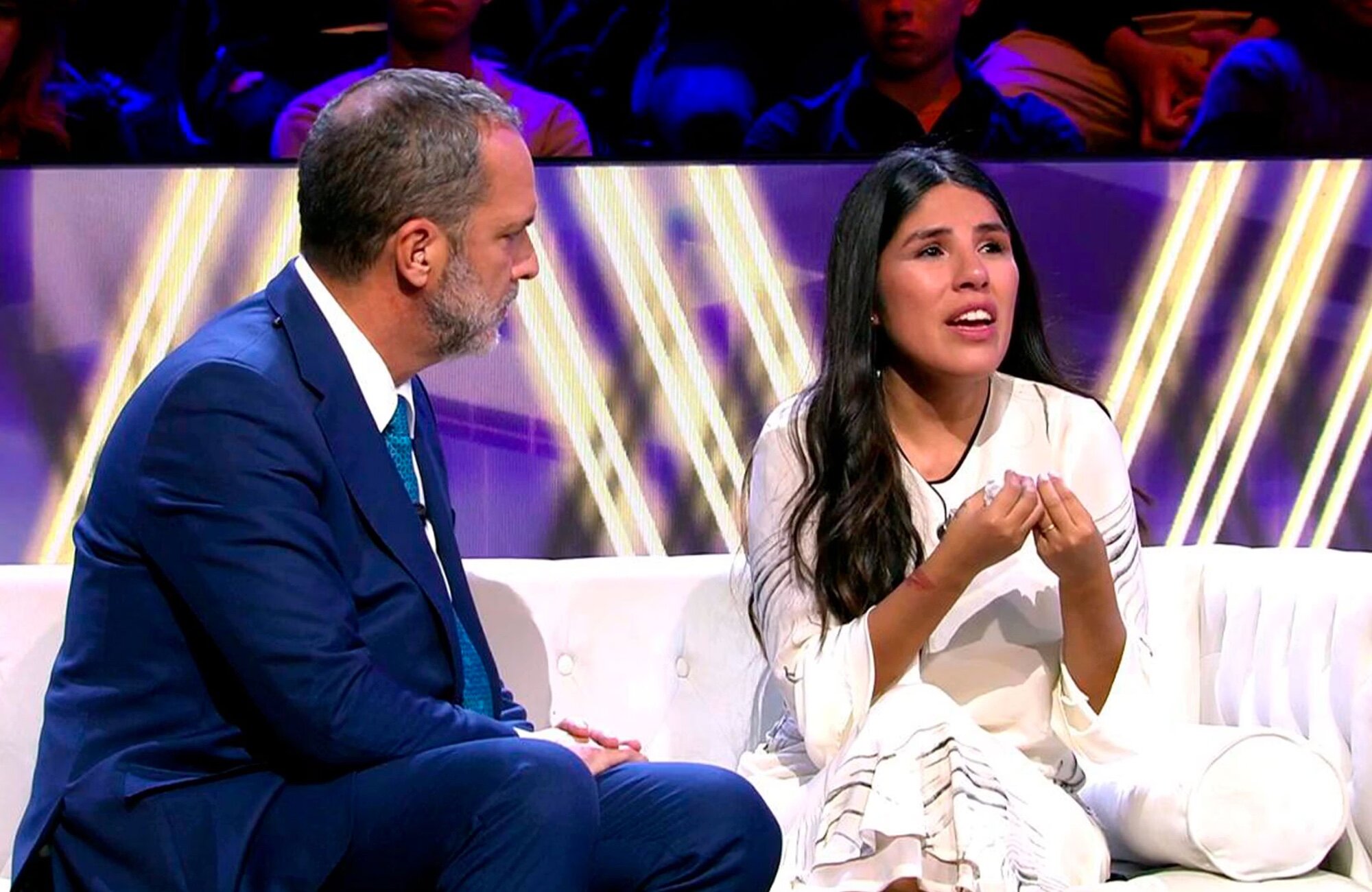 Santi Acosta consuela a Isa Pantoja en '¡De viernes!'