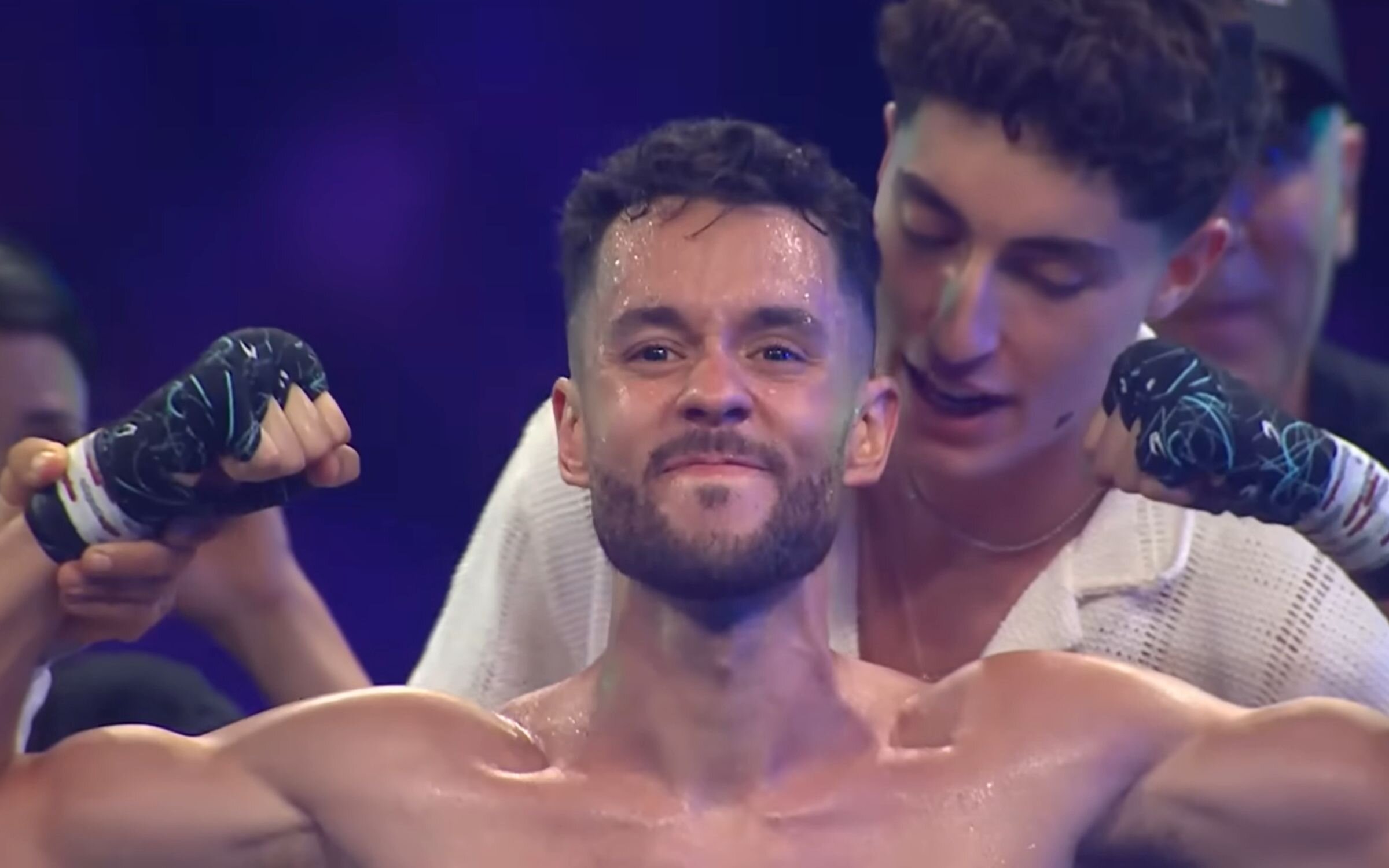 TheGrefg gana por KO técnico a Westcol en La Velada del año V