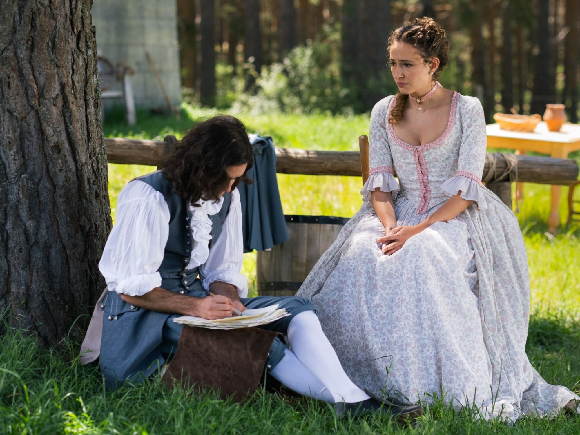 Alejo conversando con Irene en el episodio 223 de 'Valle Salvaje'