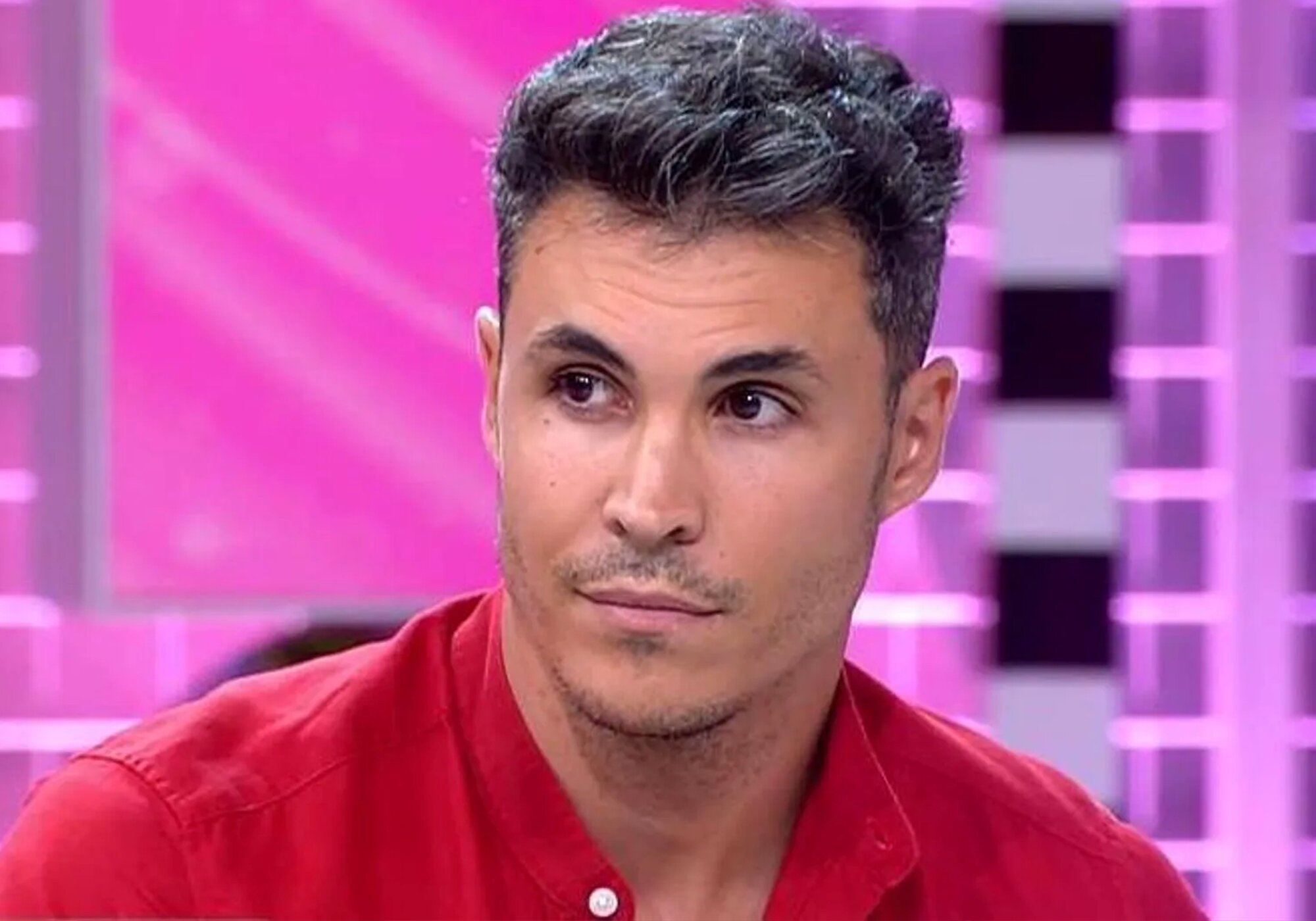 Kiko Jiménez durante su paso por el plató de 'Fiesta'