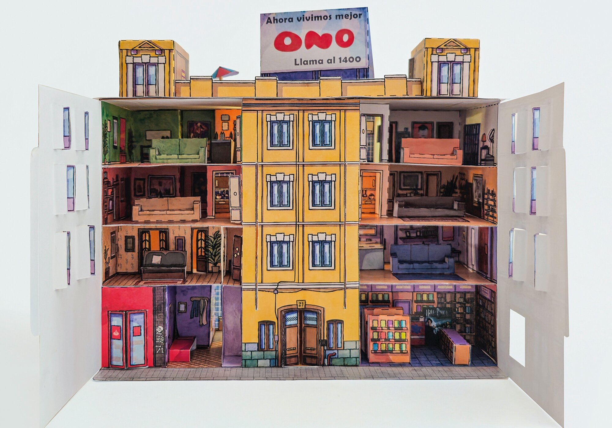 Así es el interior de la maqueta del edificio de 'Aquí no hay quien viva'