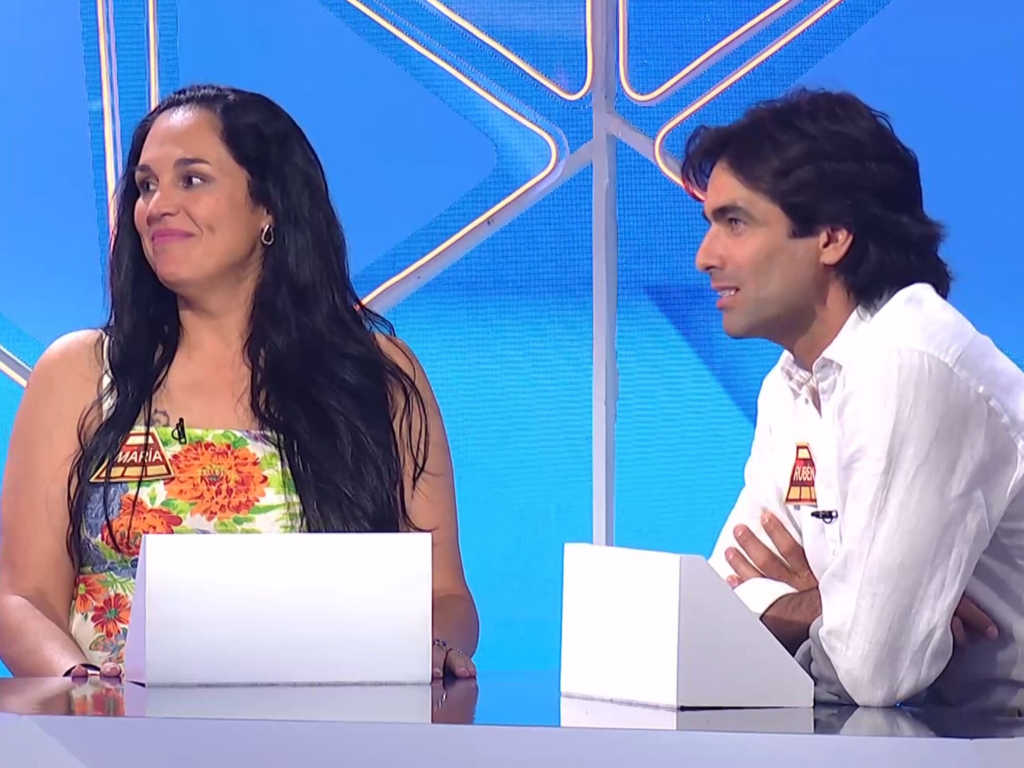 Rubén Cortada junto a su compañera María en el concurso &#39;La pirámide&#39;