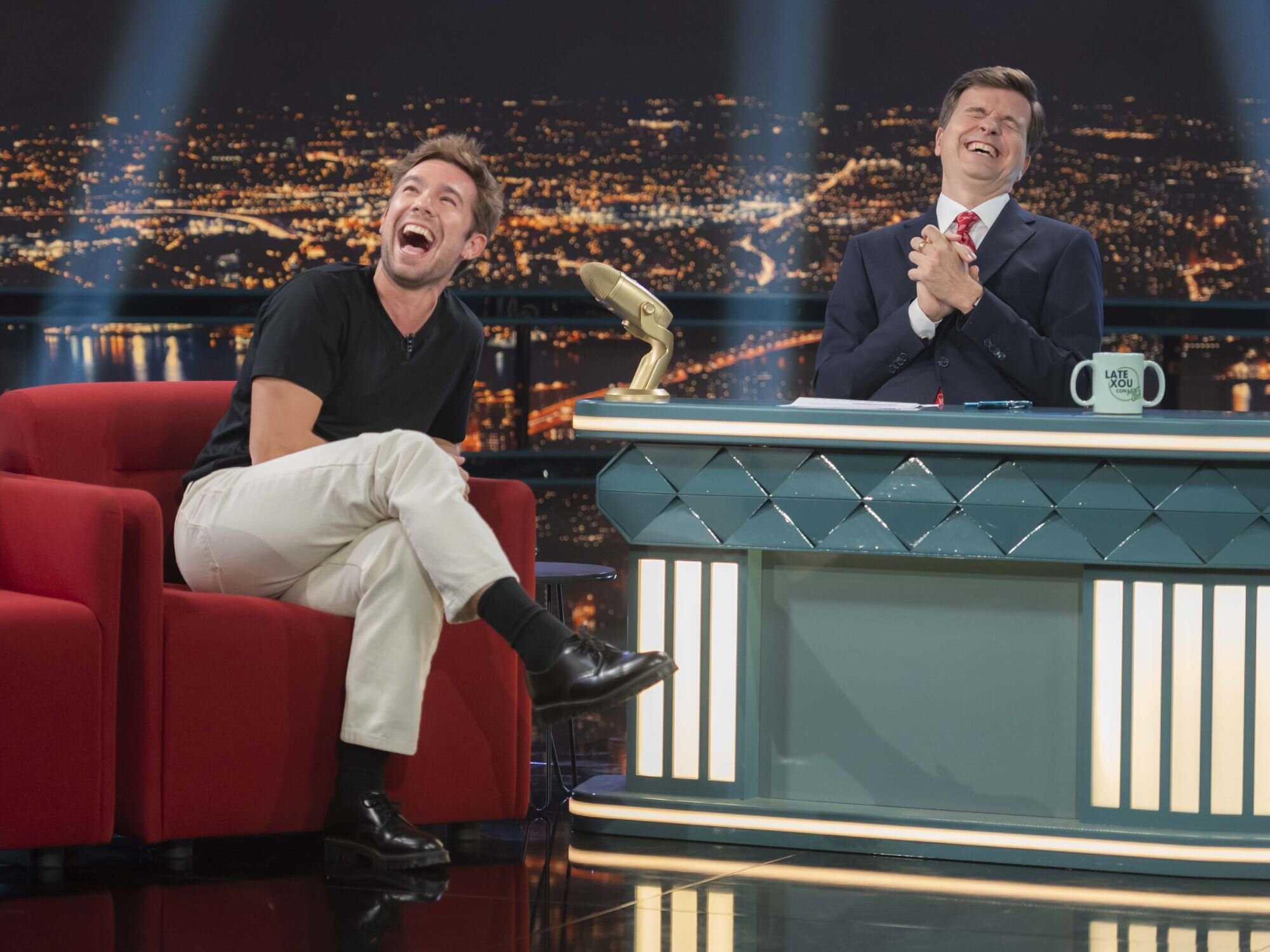 Marc Giró junto a Carlos Cuevas en 'Late Xou'