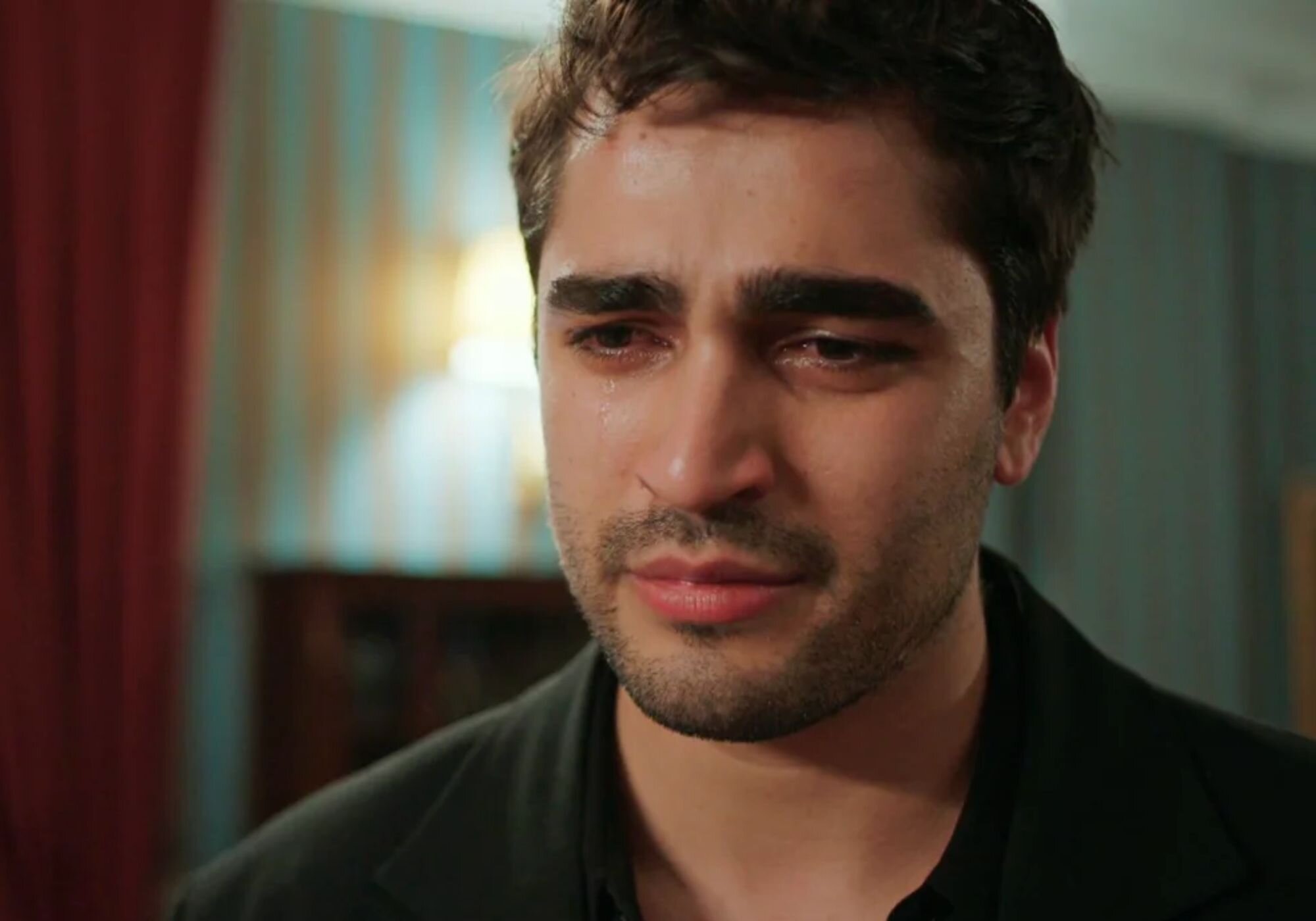 Halis obliga a Ferit a dejar a Seyran y casarse con Pelin en 'Una nueva vida'