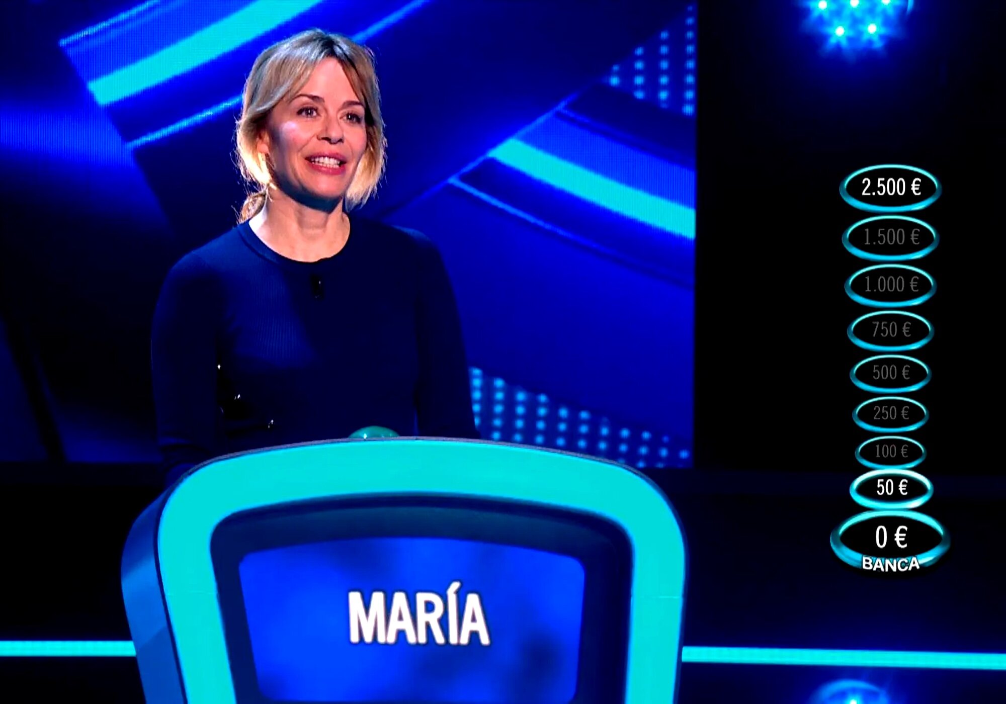 María Adánez se enfrenta a las preguntas de Luján Argüelles en 'El rival más débil'