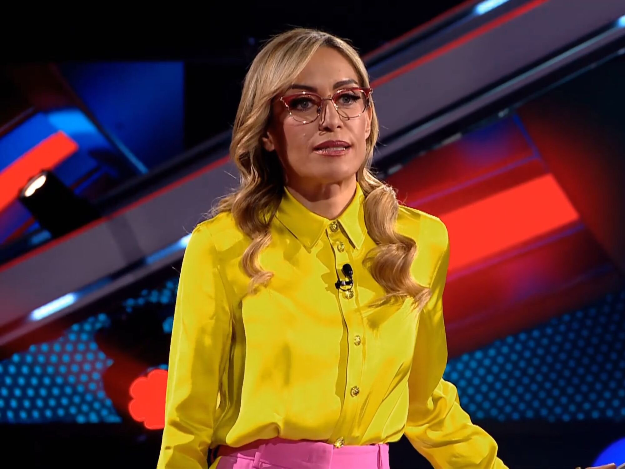 Luján Argüelles despidiendo a Elena Furiase de &#39;El rival más débil&#39;