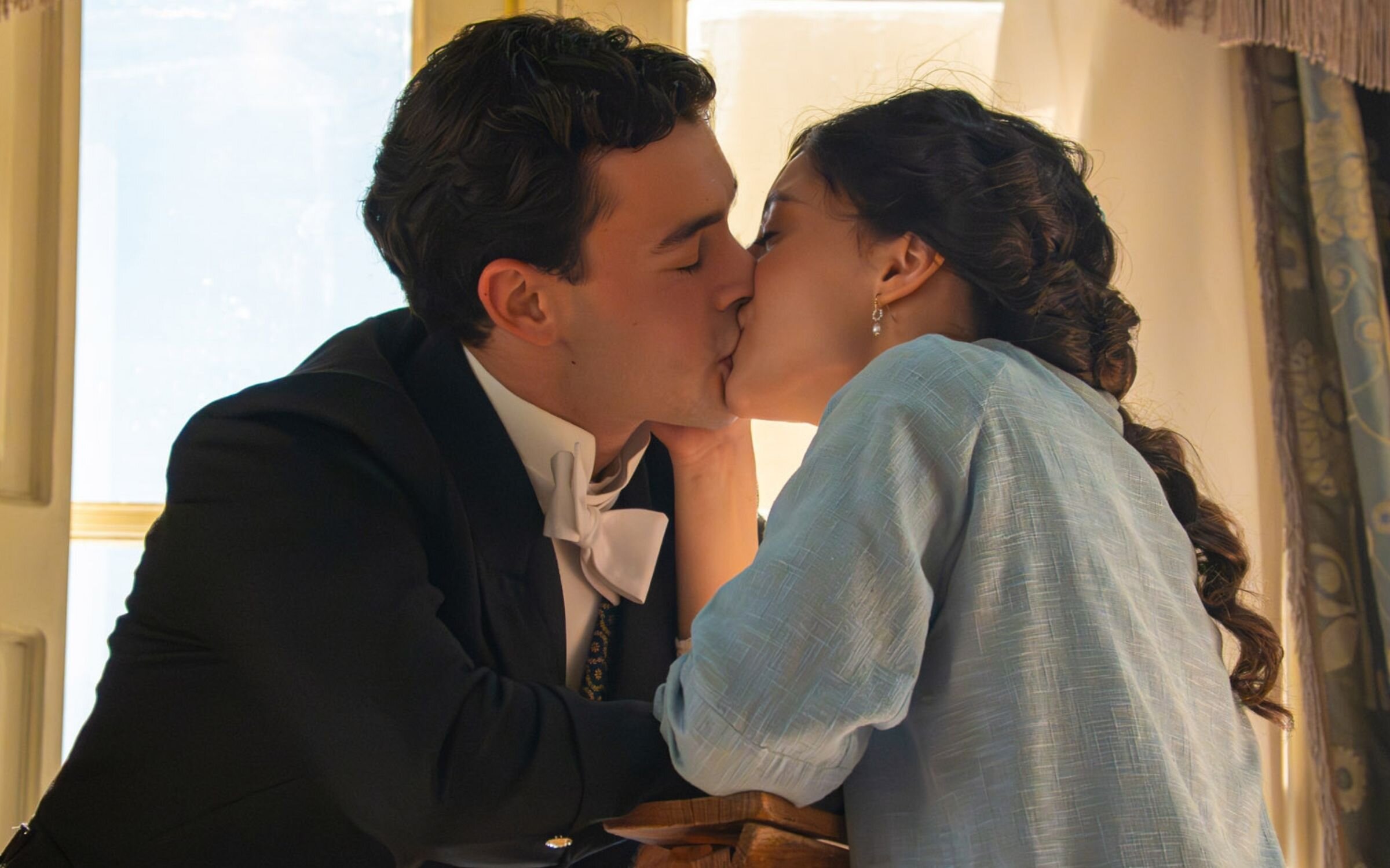 Ángela y Curro sueñan con construir su vida en Zúrich en &#39;La promesa&#39;