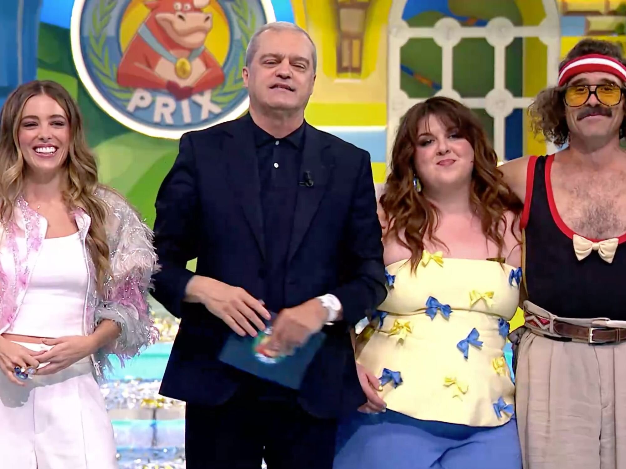 Los presentadores del 'Grand Prix 2025' despidiendo la temporada del programa