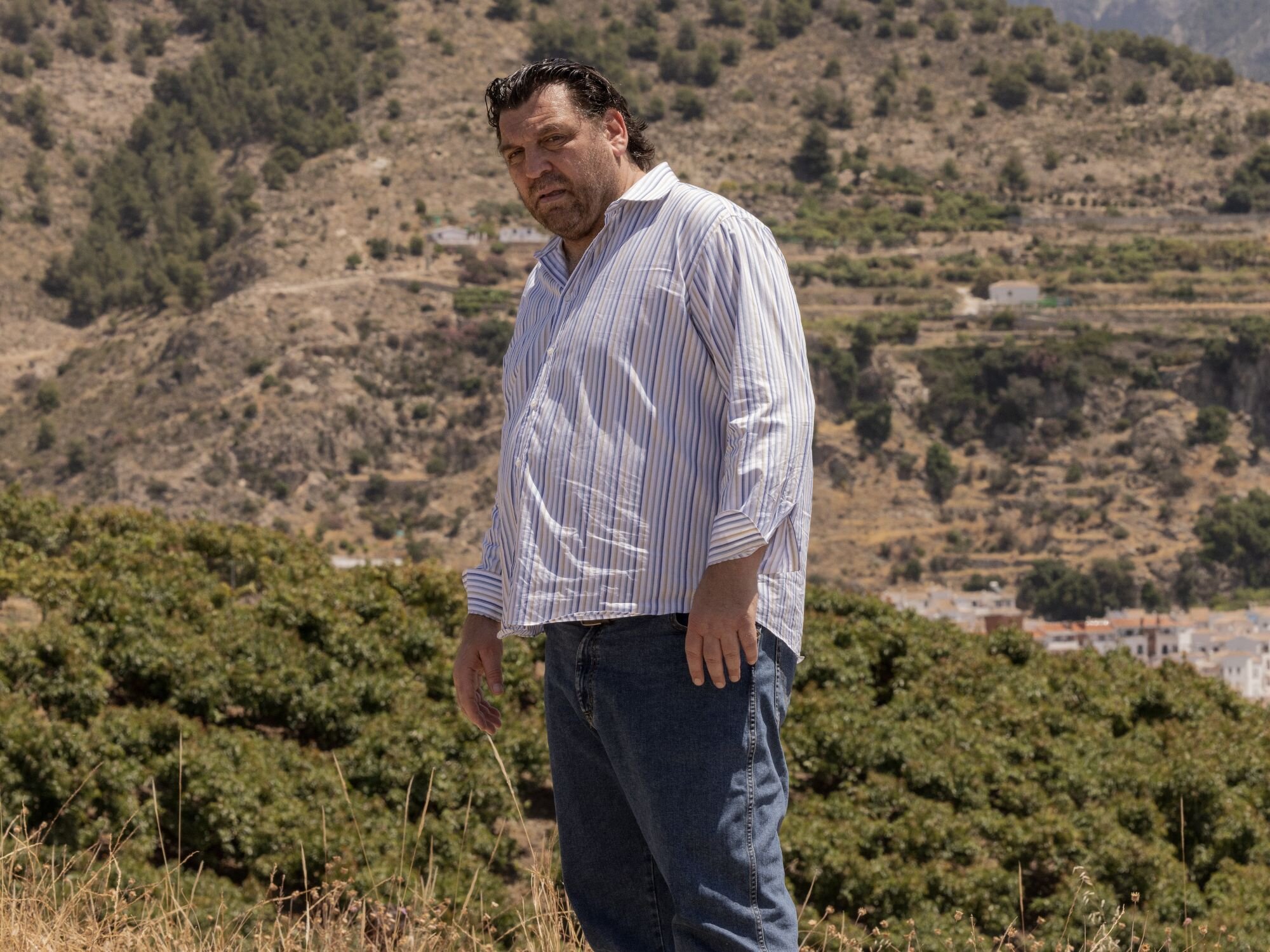 Hovik Keuchkerian interpretando a Antonio en &#39;Dos tumbas&#39;