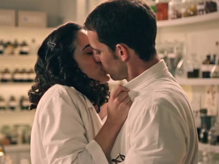 Cristina besa a Luis en el capítulo 383 de 'Sueños de libertad'