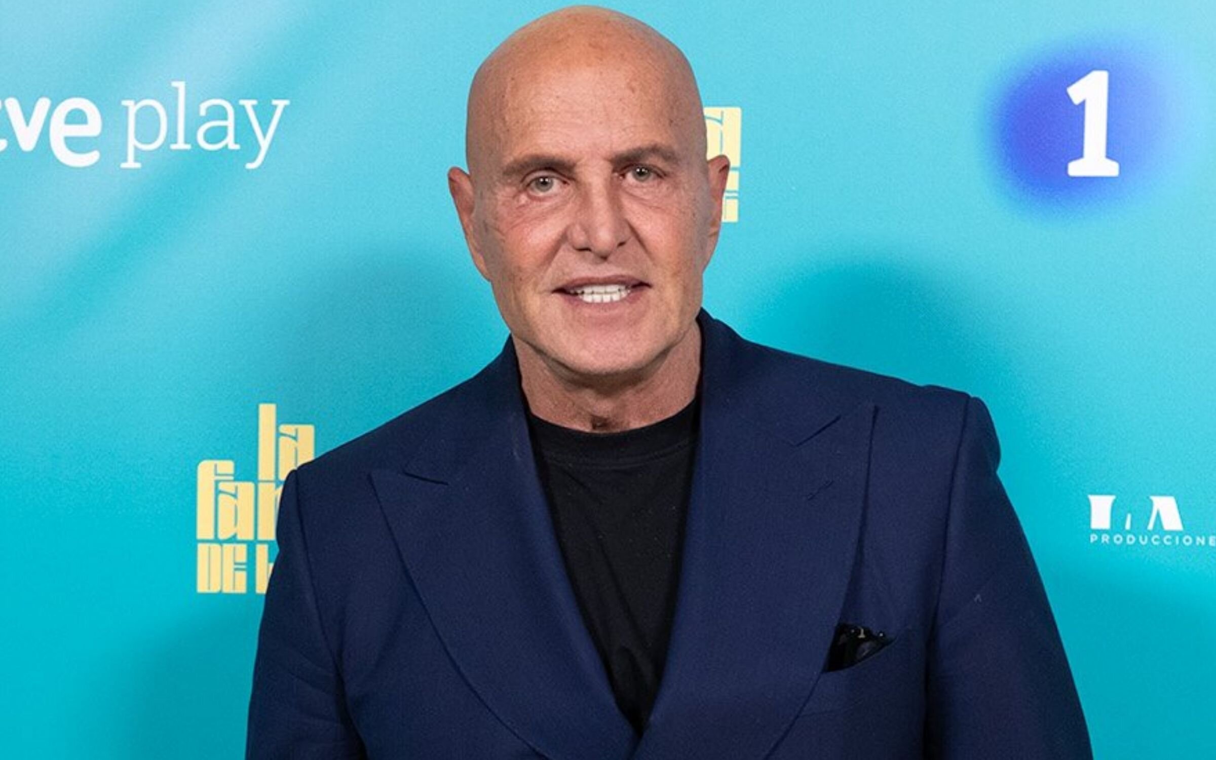 Kiko Matamoros posa en la presentación de 'La familia de la tele'