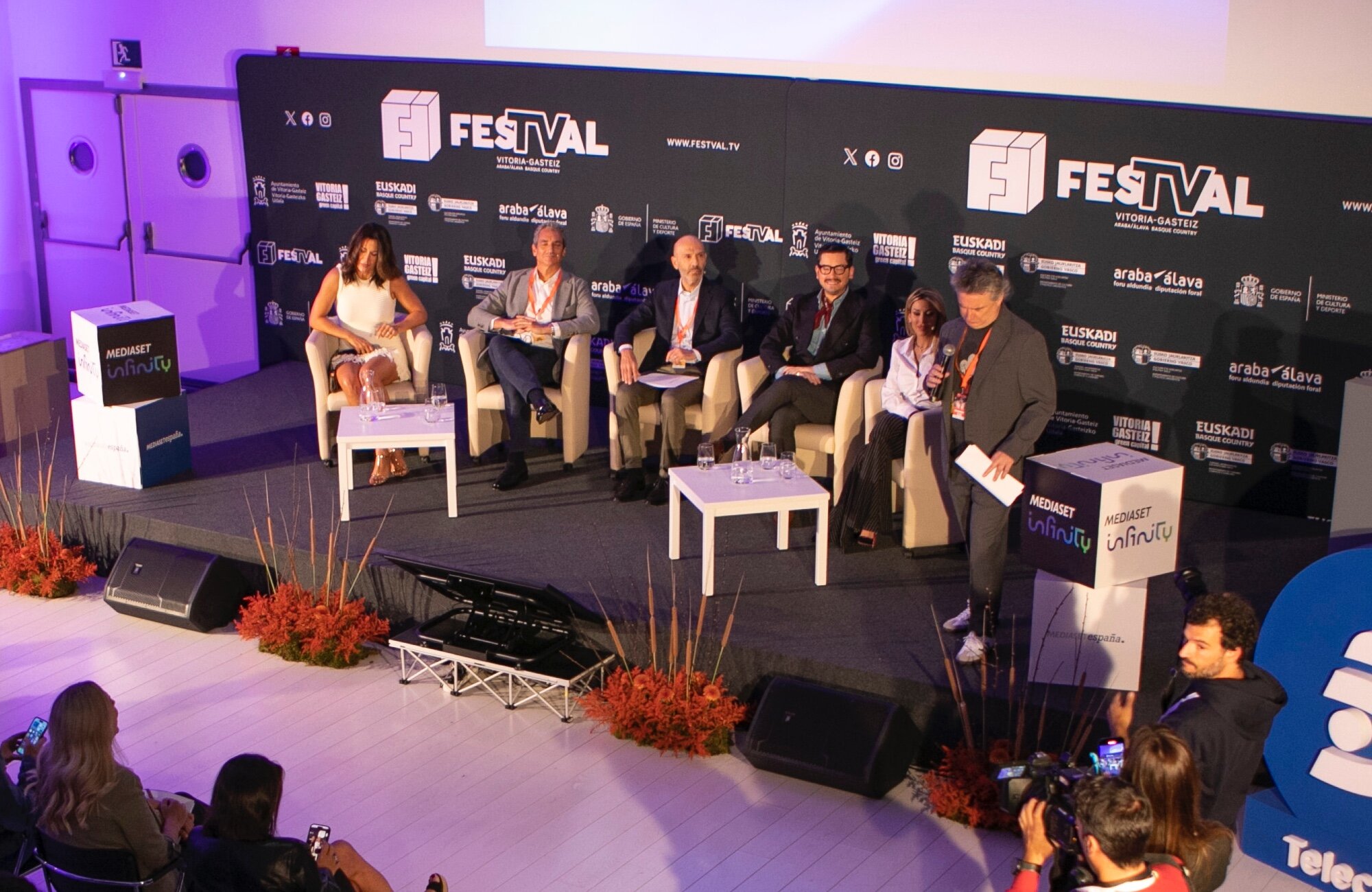 El equipo de Mediaset Infinity presenta las novedades de la plataforma en el FesTVal de Vitoria-Gasteiz