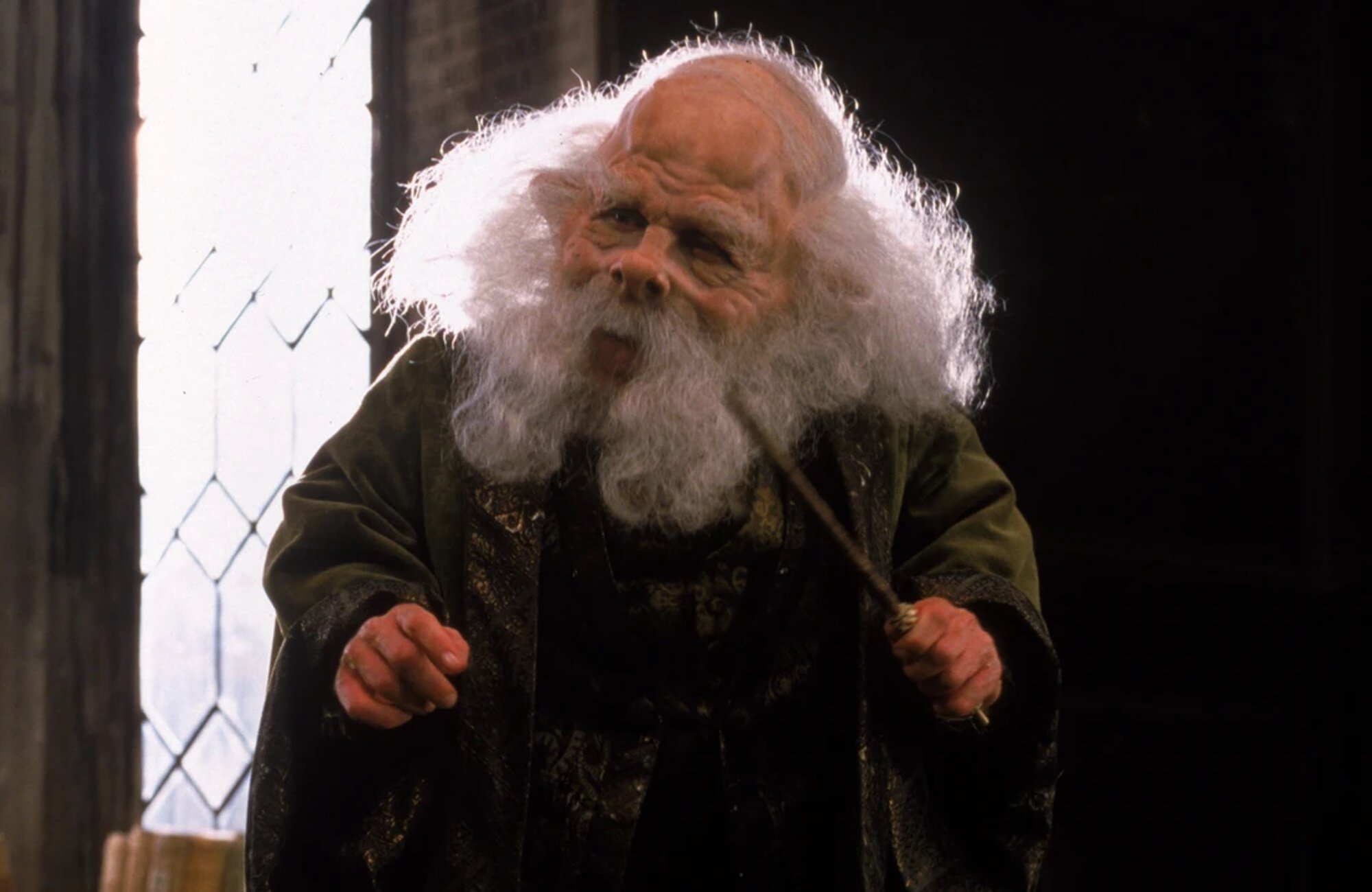 Warwick Davis como el profesor Flitwick en &#39;Harry Potter y la piedra filosofal&#39;