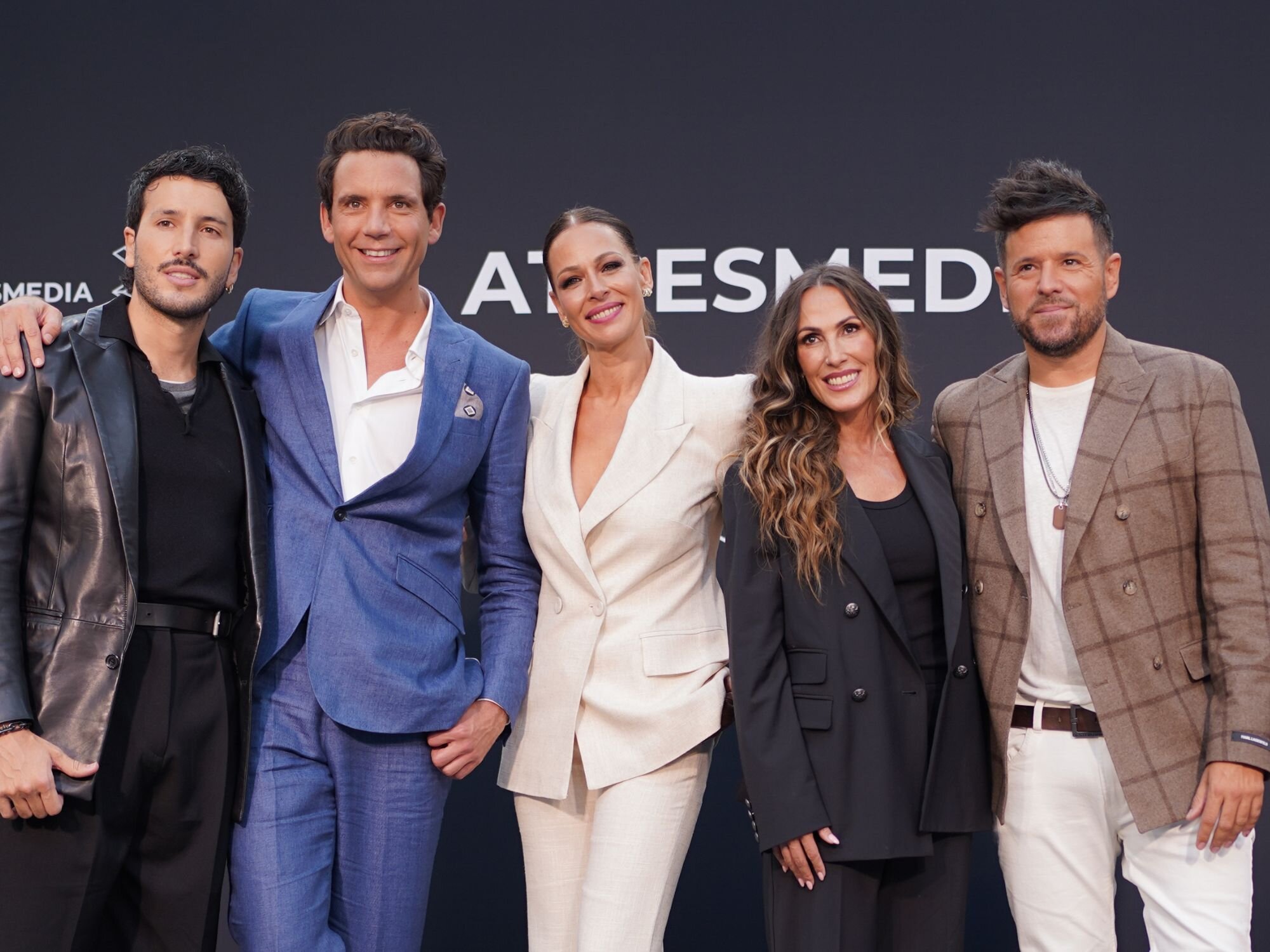 Sebastián Yatra, Mika, Eva González, Malú y Pablo López, coaches y presentadora de 'La Voz'