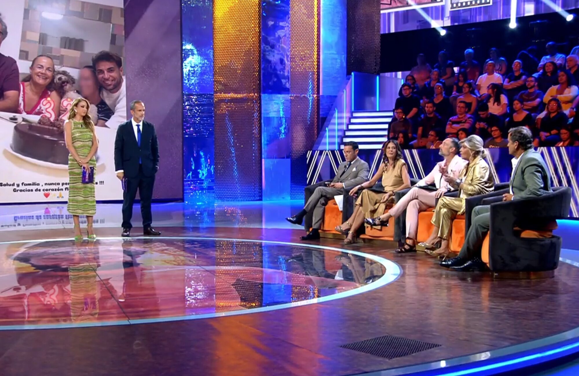 Equipo de presentadores y colaboradores de &#39;¡De viernes!&#39;