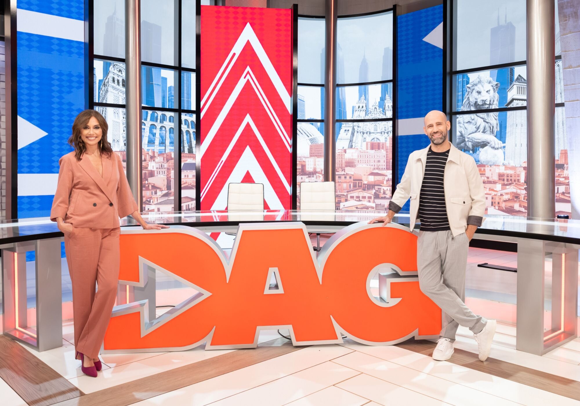 Marta Flich y Gonzalo Miró en el plató de &#39;Directo al grano&#39;, nuevo programa de RTVE