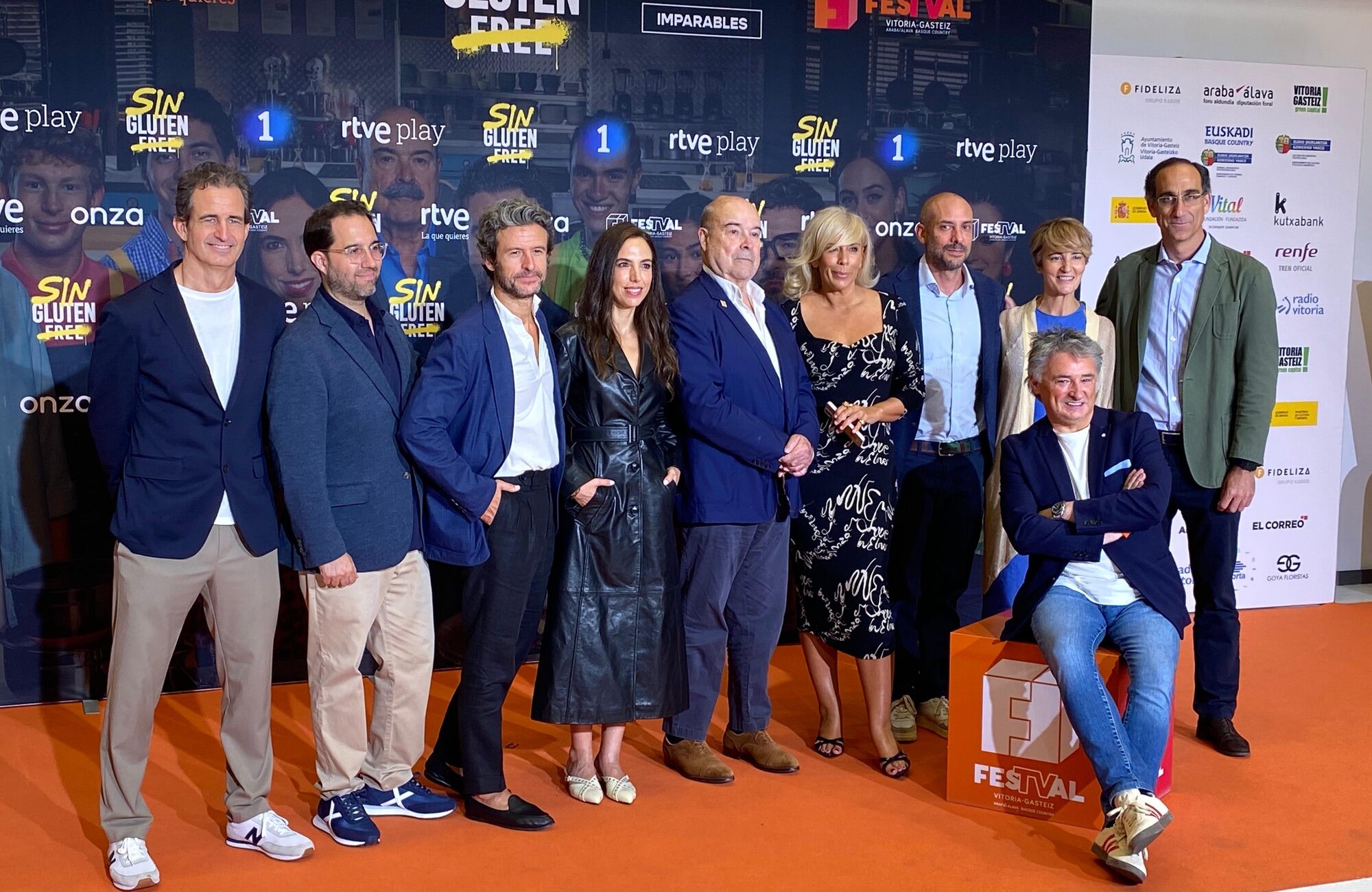 Creadores, intérpretes y directivos de RTVE en la presentación de 'Sin gluten'