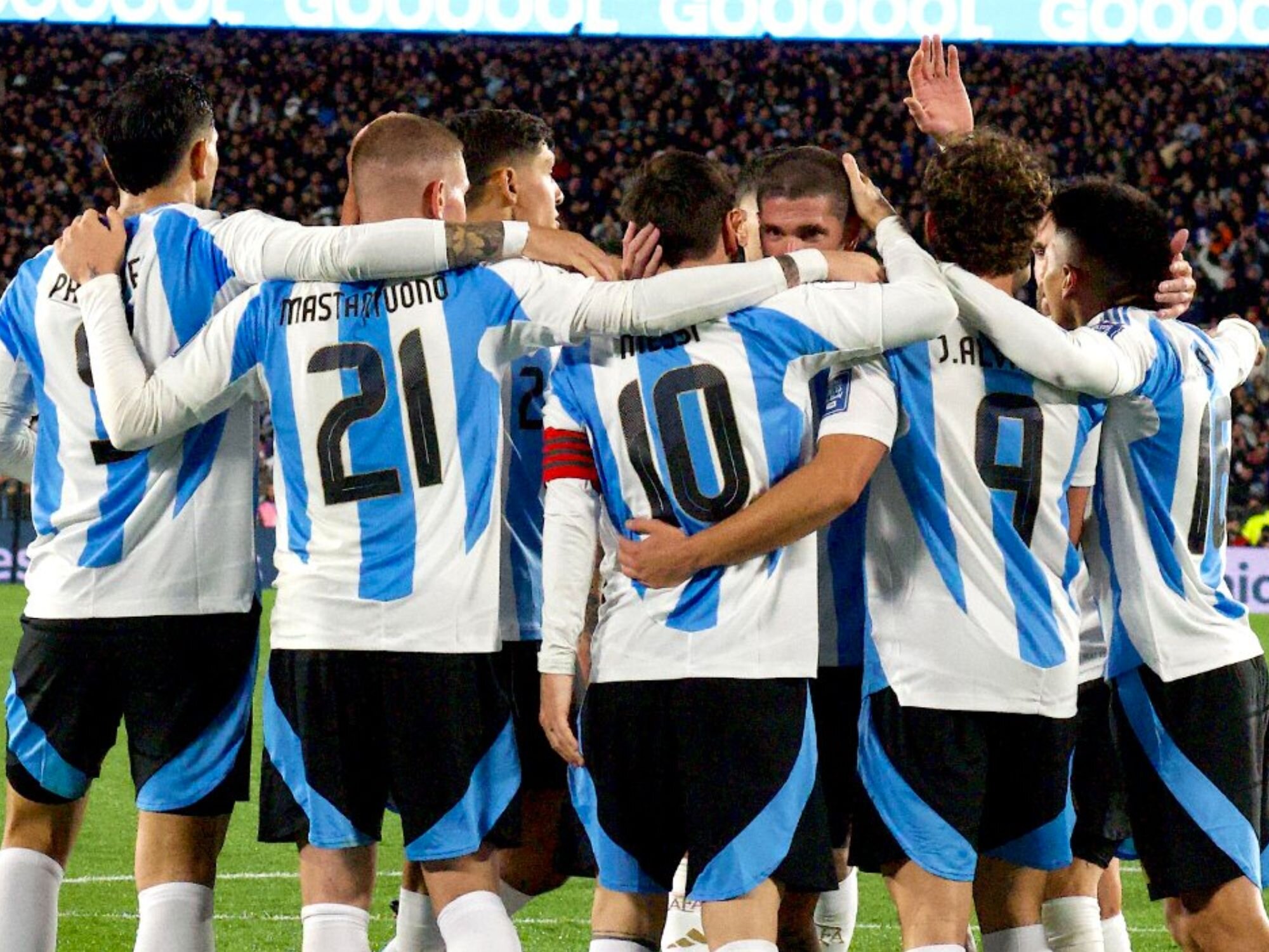 La Selección Argentina, ganadores del Mundial de Qatar de 2022, celebrando un gol