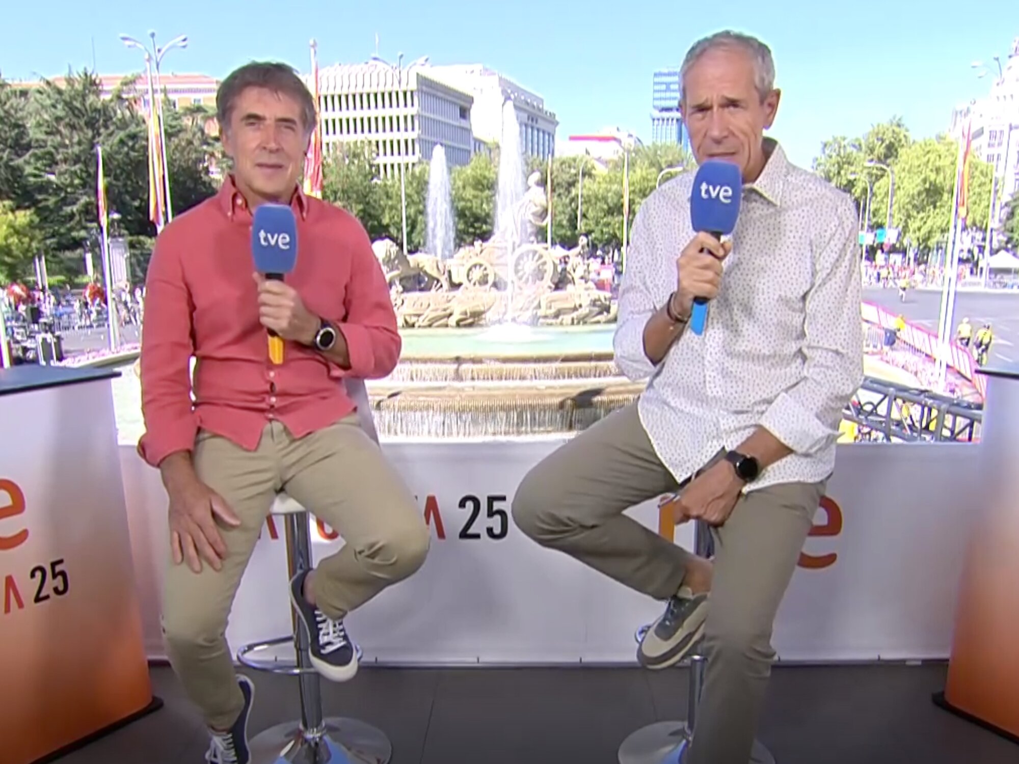 Carlos de Andrés y Pedro Delgado, comentaristas de La Vuelta Ciclista