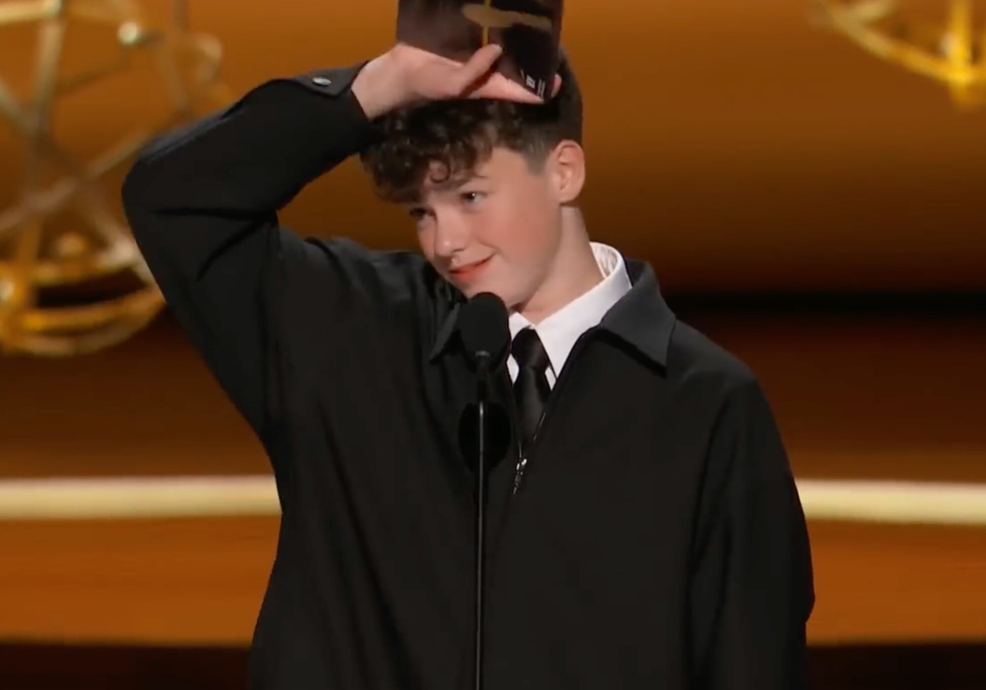 Owen Cooper recoge su Emmy tras haber debutado en &#39;Adolescencia&#39;