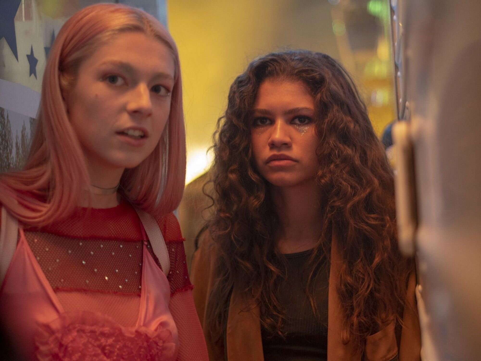 Hunter Schafer y Zendaya en la segunda temporada de 'Euphoria'