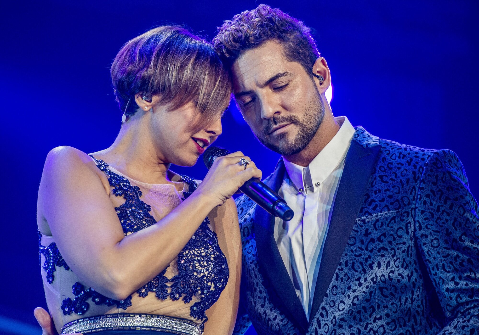 Chenoa y David Bisbal se reencontraron sobre el escenario para volver a cantar &#39;Escondidos&#39; en &#39;OT. El reencuentro&#39;