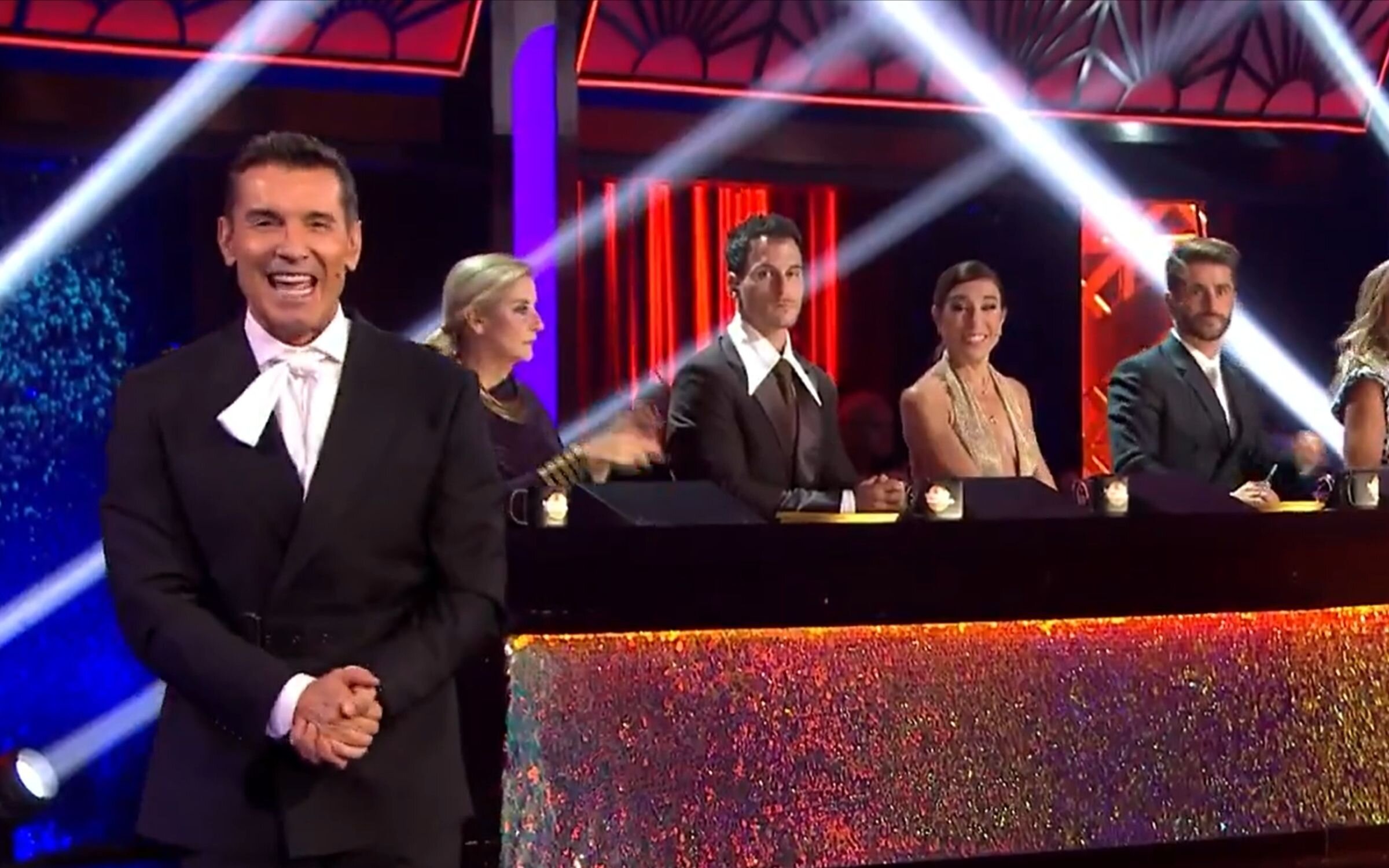 Jesús Vázquez anuncia en &#39;Bailando con las estrellas&#39; el posible abandono de Adara molinero de &#39;SV All Stars&#39;