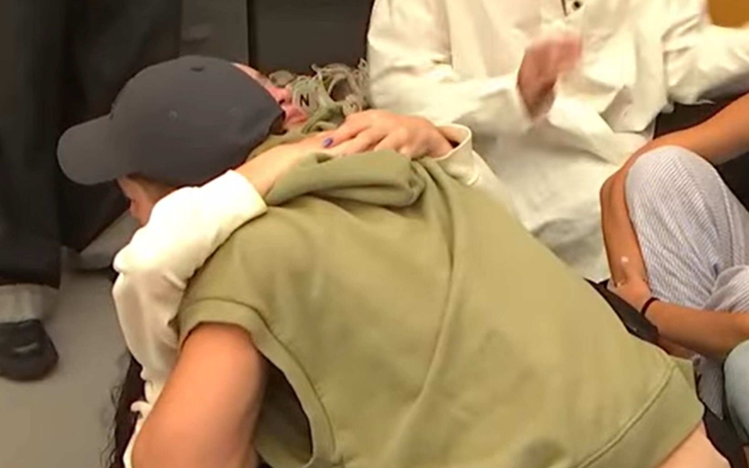 Guille y Judit se funden en una abrazo en la academia de &#39;OT 2025&#39;