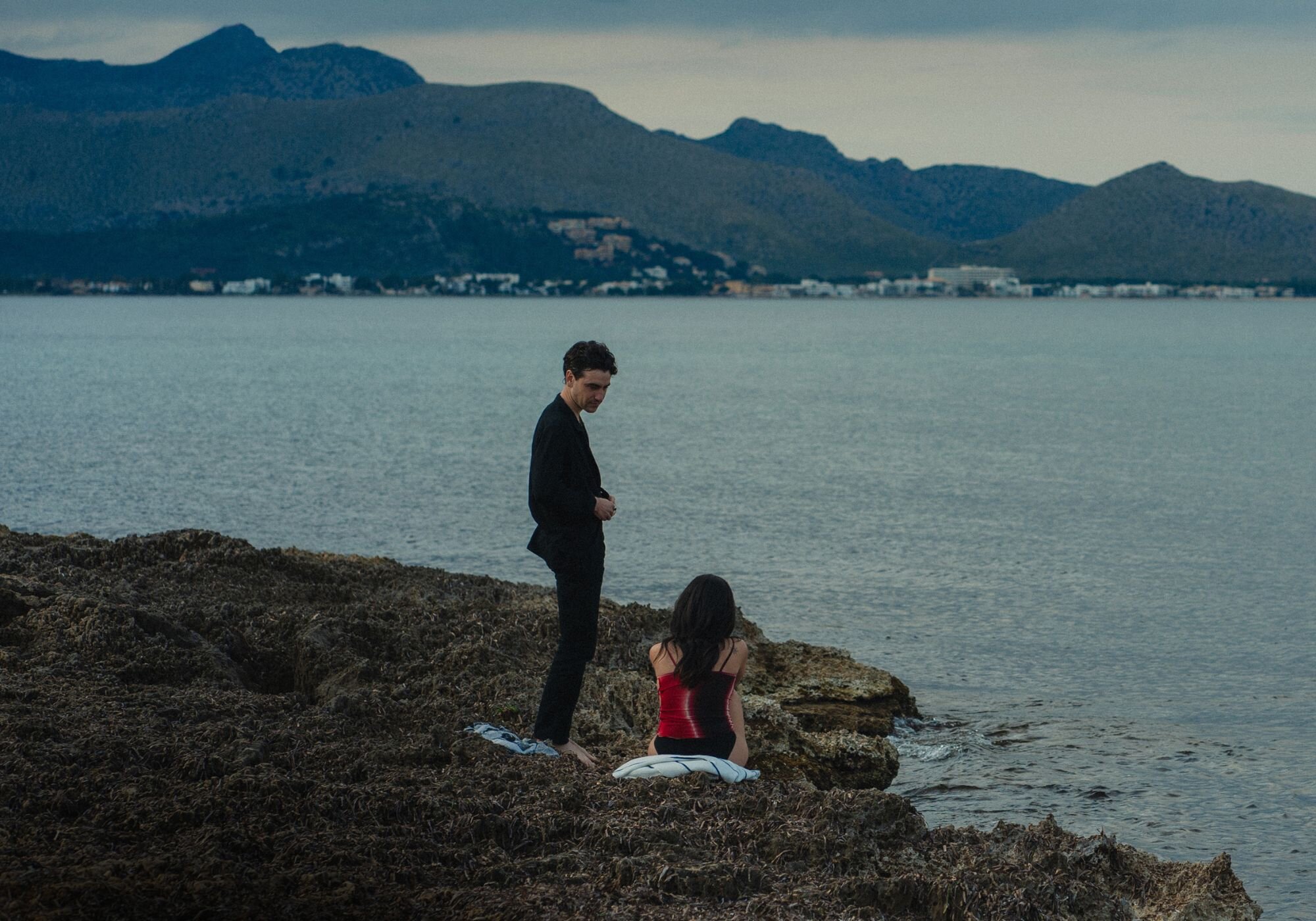 'La Ruta. Vol 2: Ibiza' seguirá los pasos de Marc Ribó y de sus padres en Ibiza, a través de dos líneas temporales