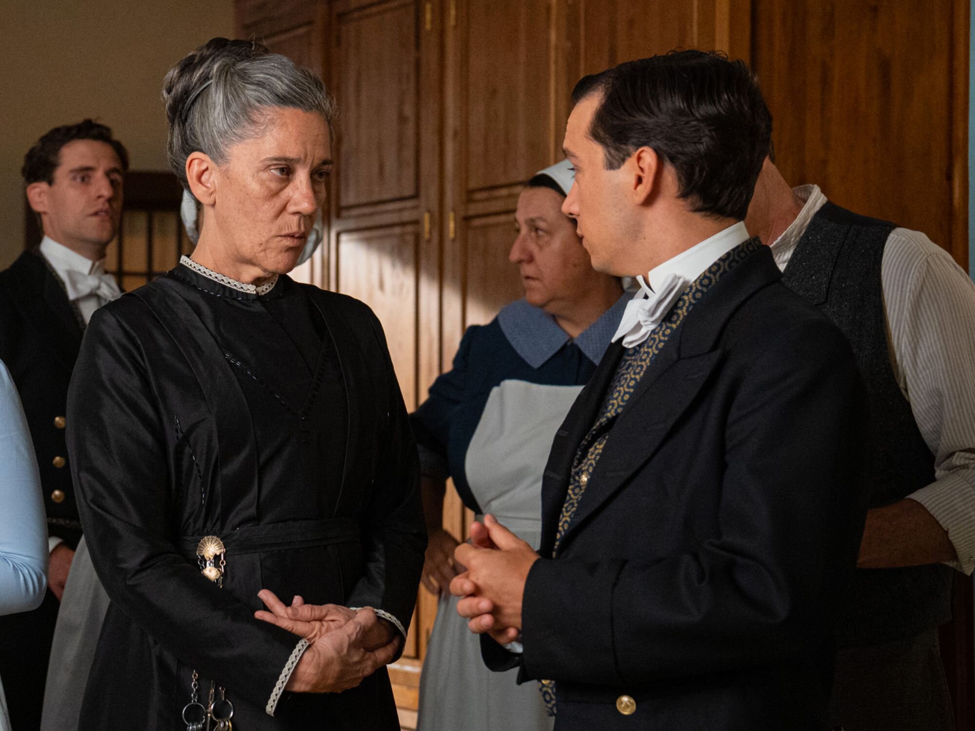 Petra tras ser examinada por el doctor Salazar en 'La promesa'