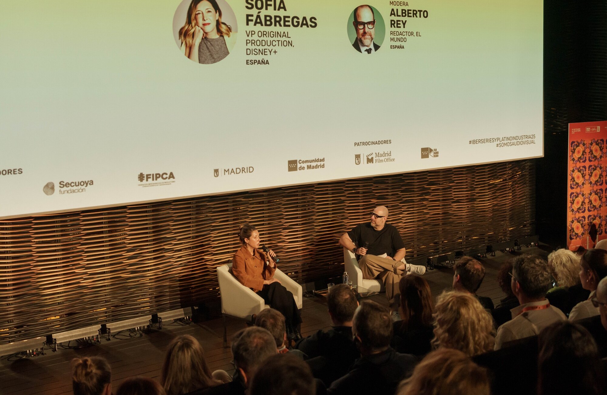 Sofía Fábregas en su ponencia durante el Iberseries & Platino 2025