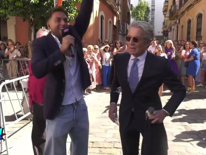 Montoya entrega un "famosete" de Cayetano a Alfonso Díez en '¡Vaya fama!'