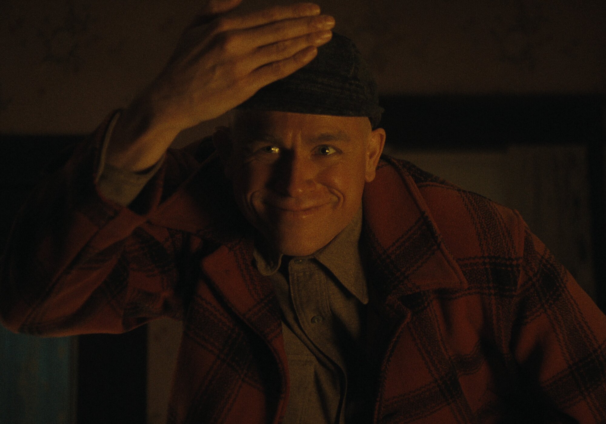 Charlie Hunnam interpreta a Ed Gein en la tercera temporada de 'Monstruo'