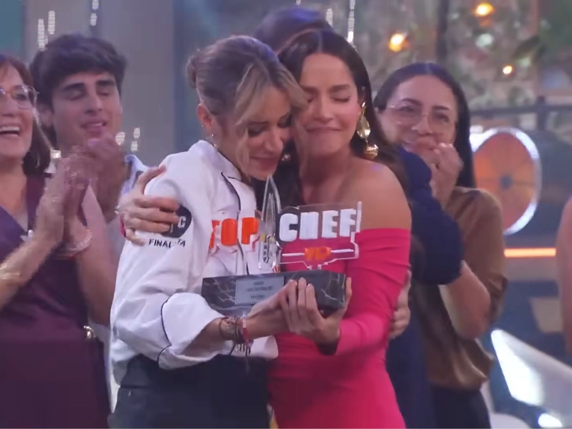 Cristina Porta recibiendo el premio de 'Top Chef VIP'