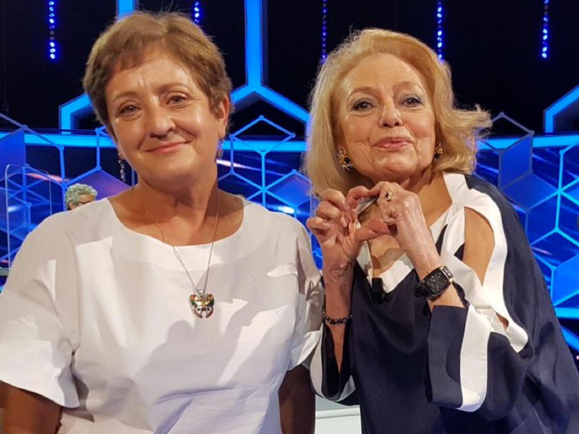 Mayra Gómez Kemp junto a Paz en 'El cazador'